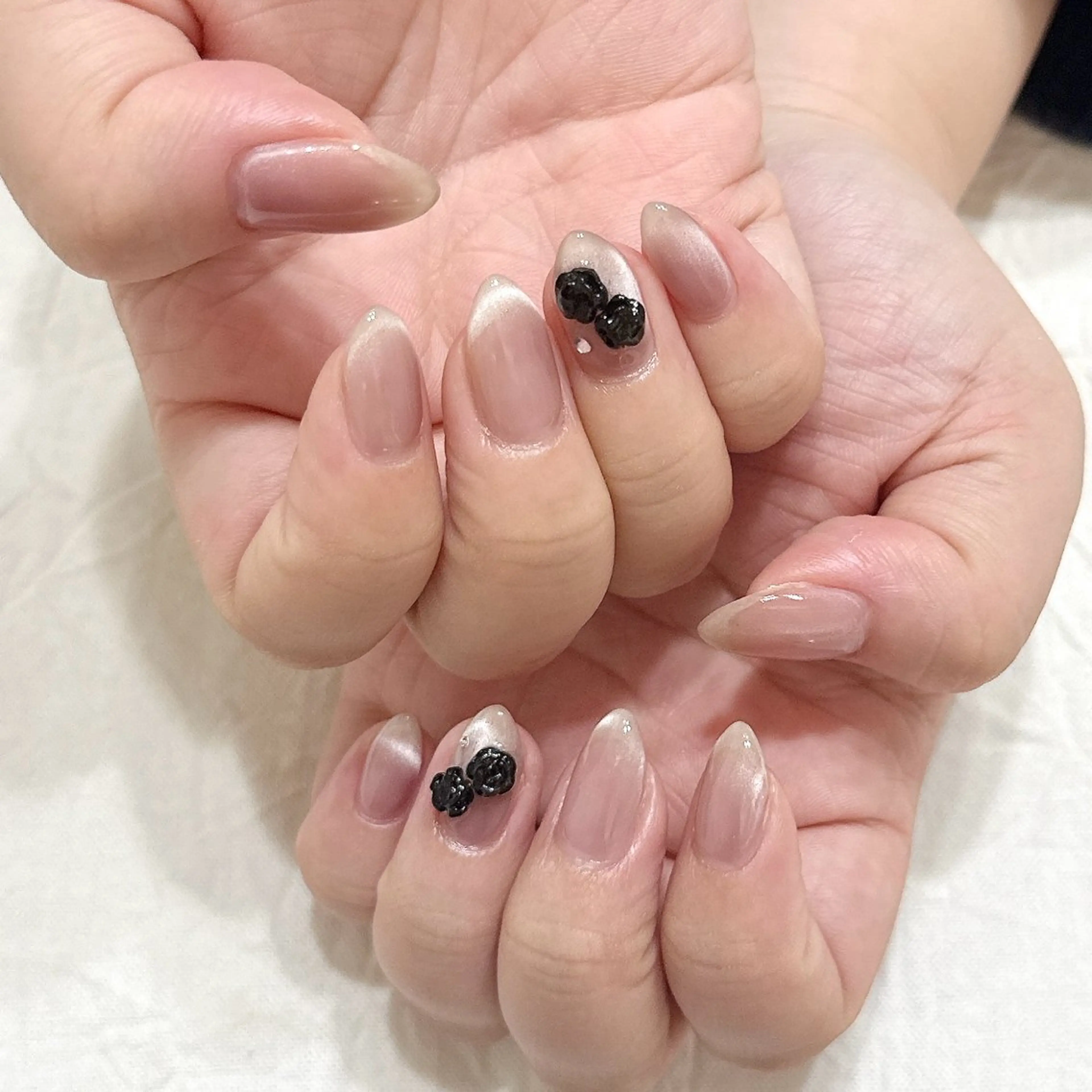 ネイル フレンチネイル マグネットネイル マグネットフレンチ シンプルネイル ハンドネイル peaberry nailのネイルデザイン