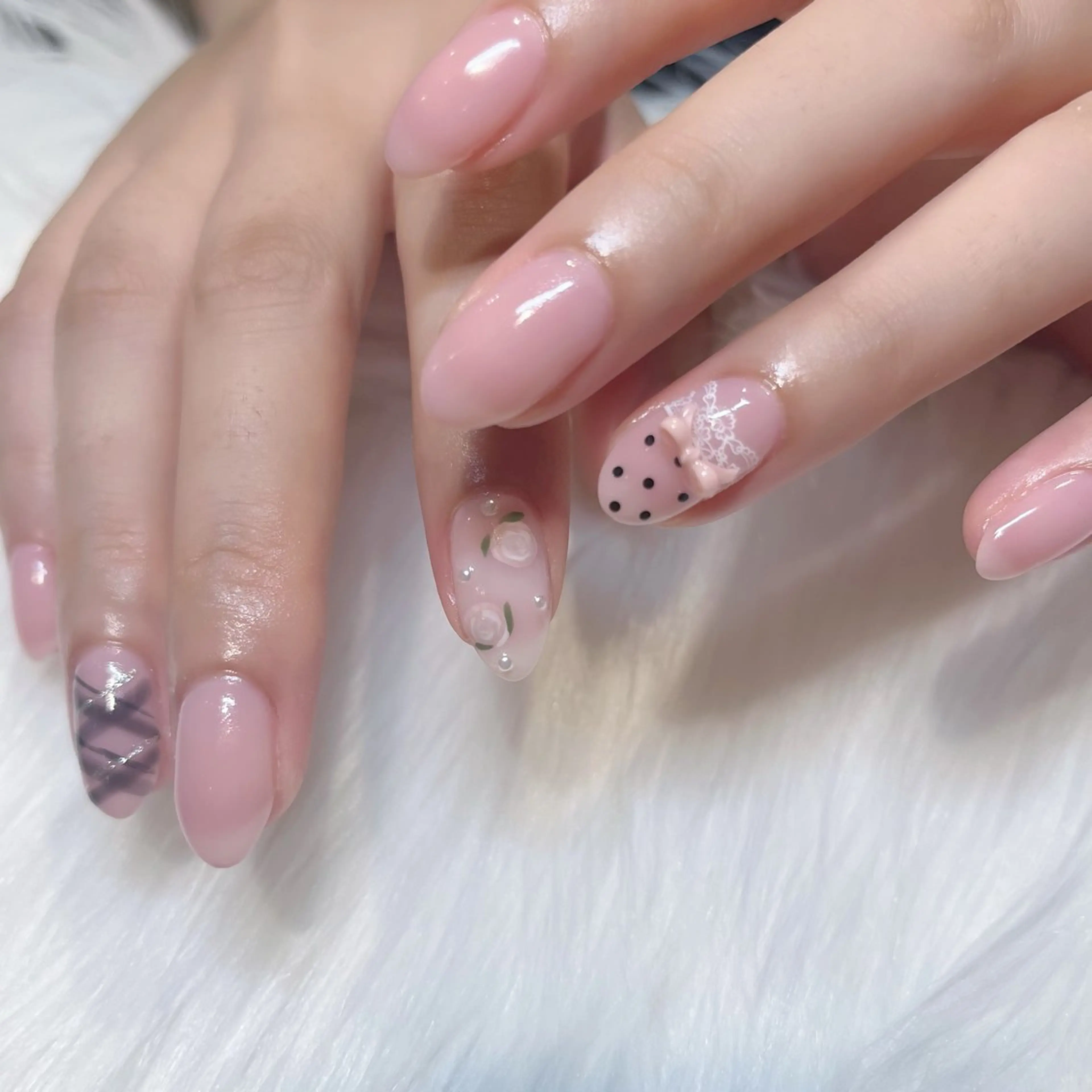 ネイル アートネイル ガーリー 韓国ネイル 持ち込み ワンホンネイル KOKONA 🎀のネイルデザイン