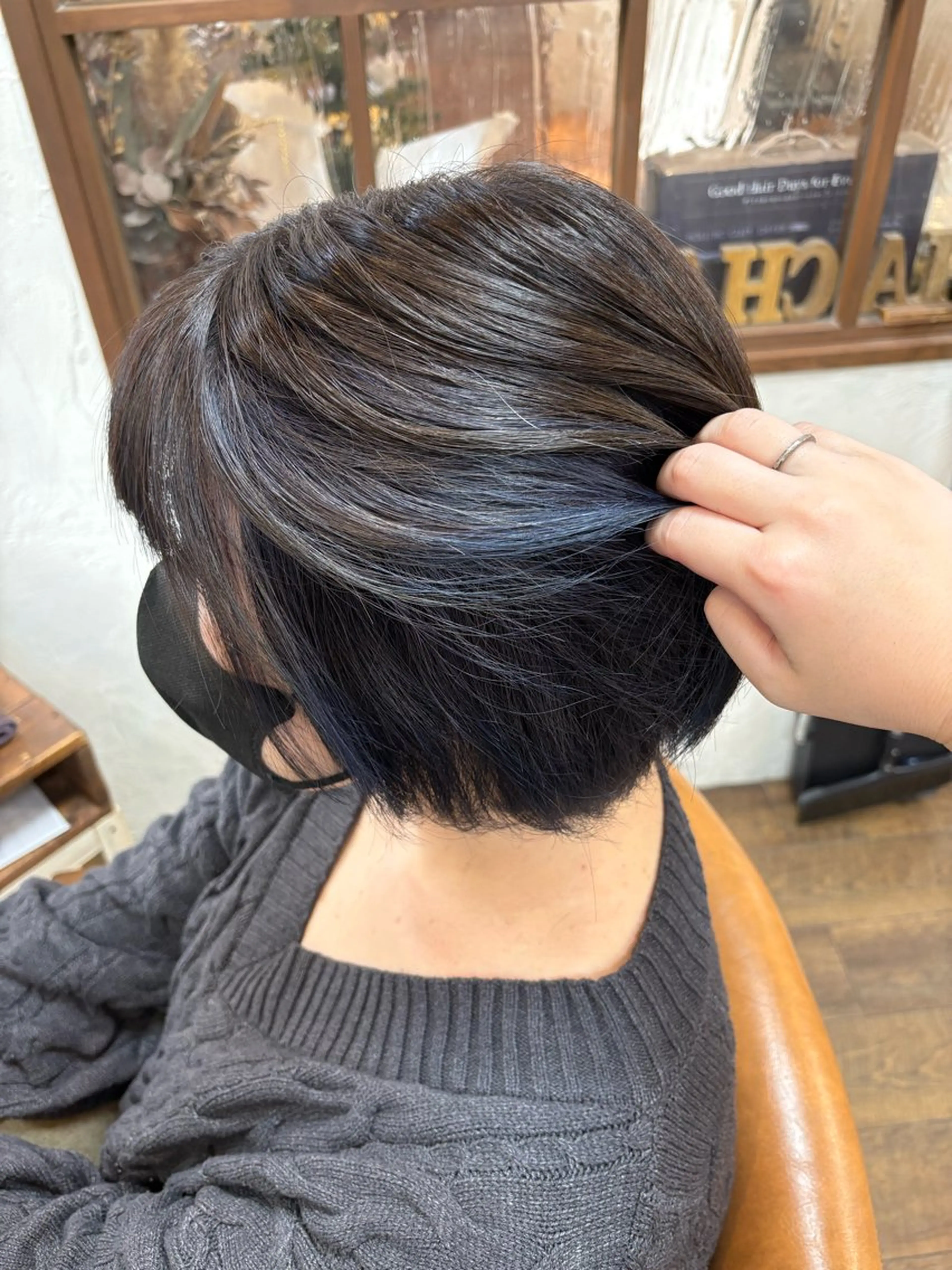 ショート カラー 元山 透明感艶カラー 🌻レイヤーカットのヘアスタイル