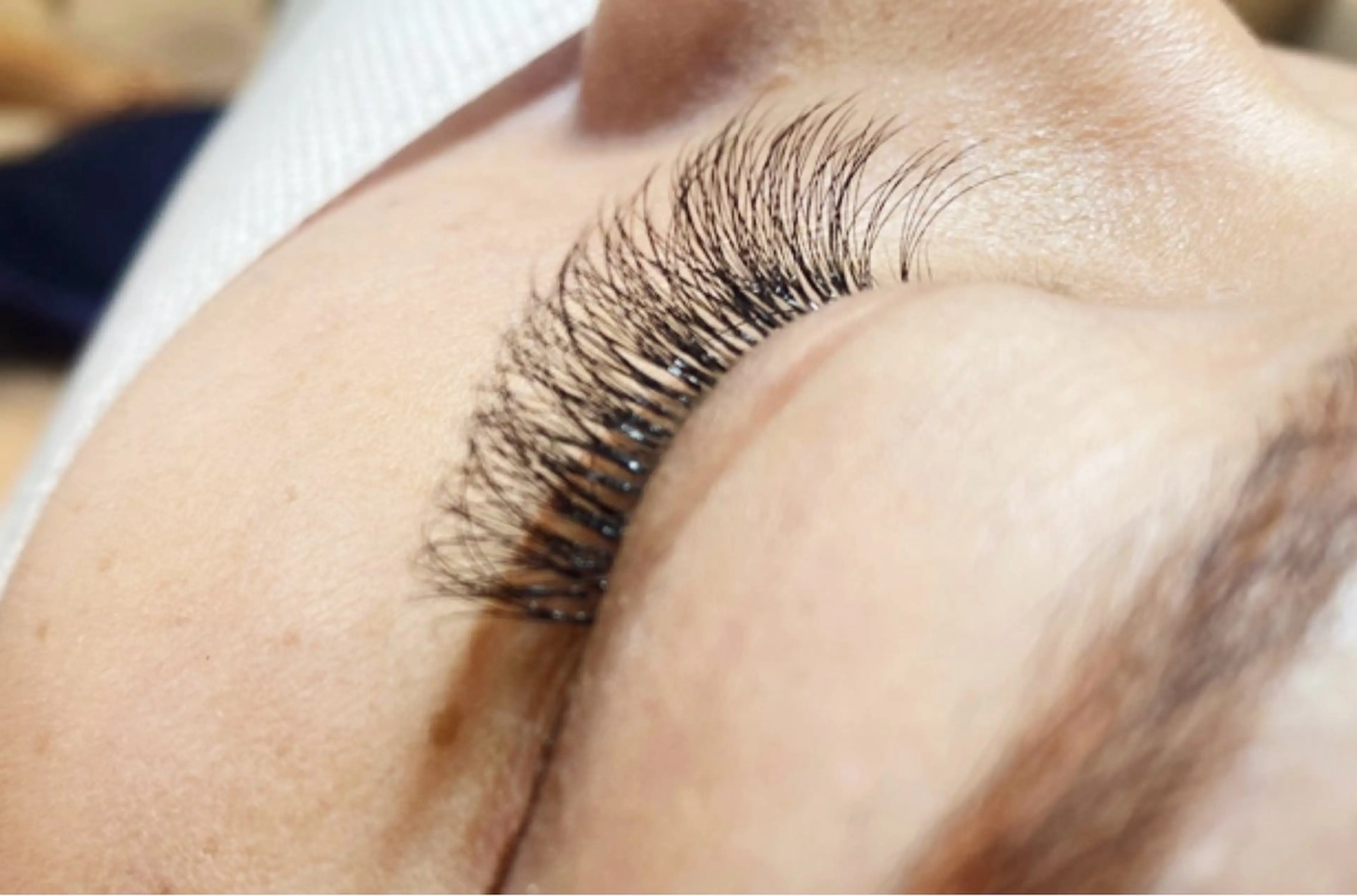 【ご新規様オフ込み】 LEDボリュームラッシュ400本¥800→¥6980の写真