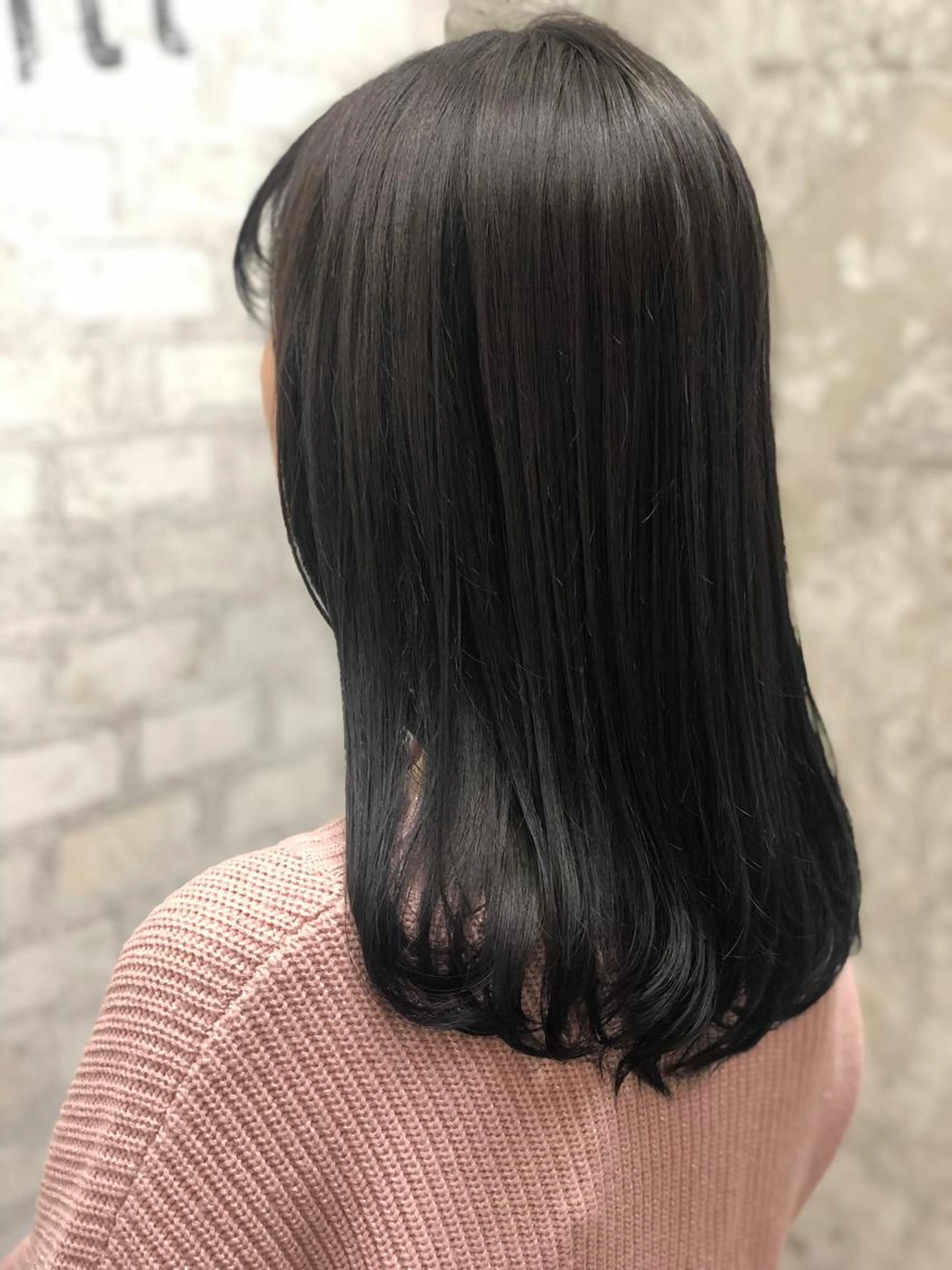 【 ミニモ学割U22!就活応援ヘア 】前髪カット+ダークカラーの写真