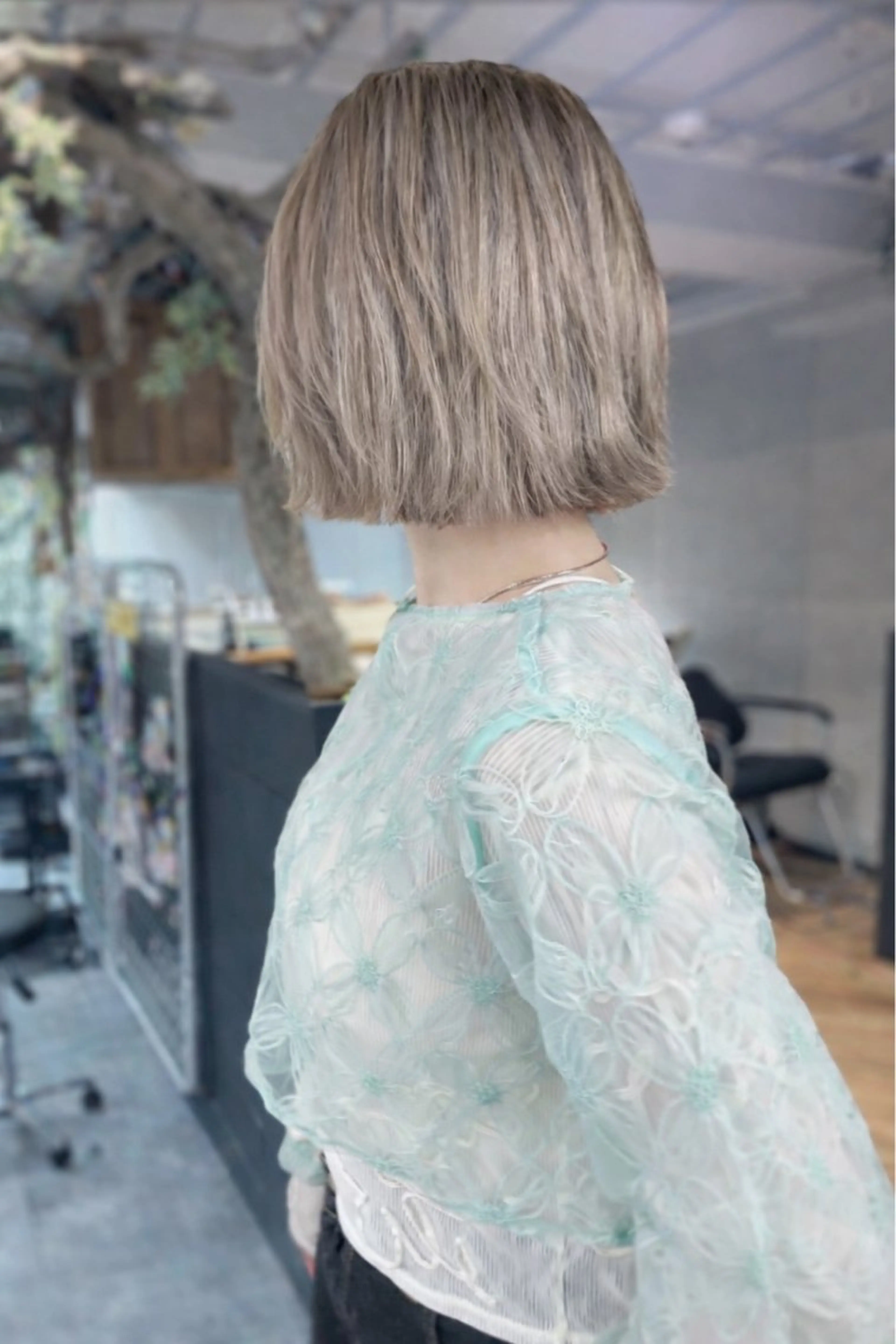 ショート カラー ブリーチ ケアブリーチ ダブルカラー ハイライトカラー ハイトーンカラー カット ヘアカラー トリートメント ravens デザインカラーのヘアスタイル