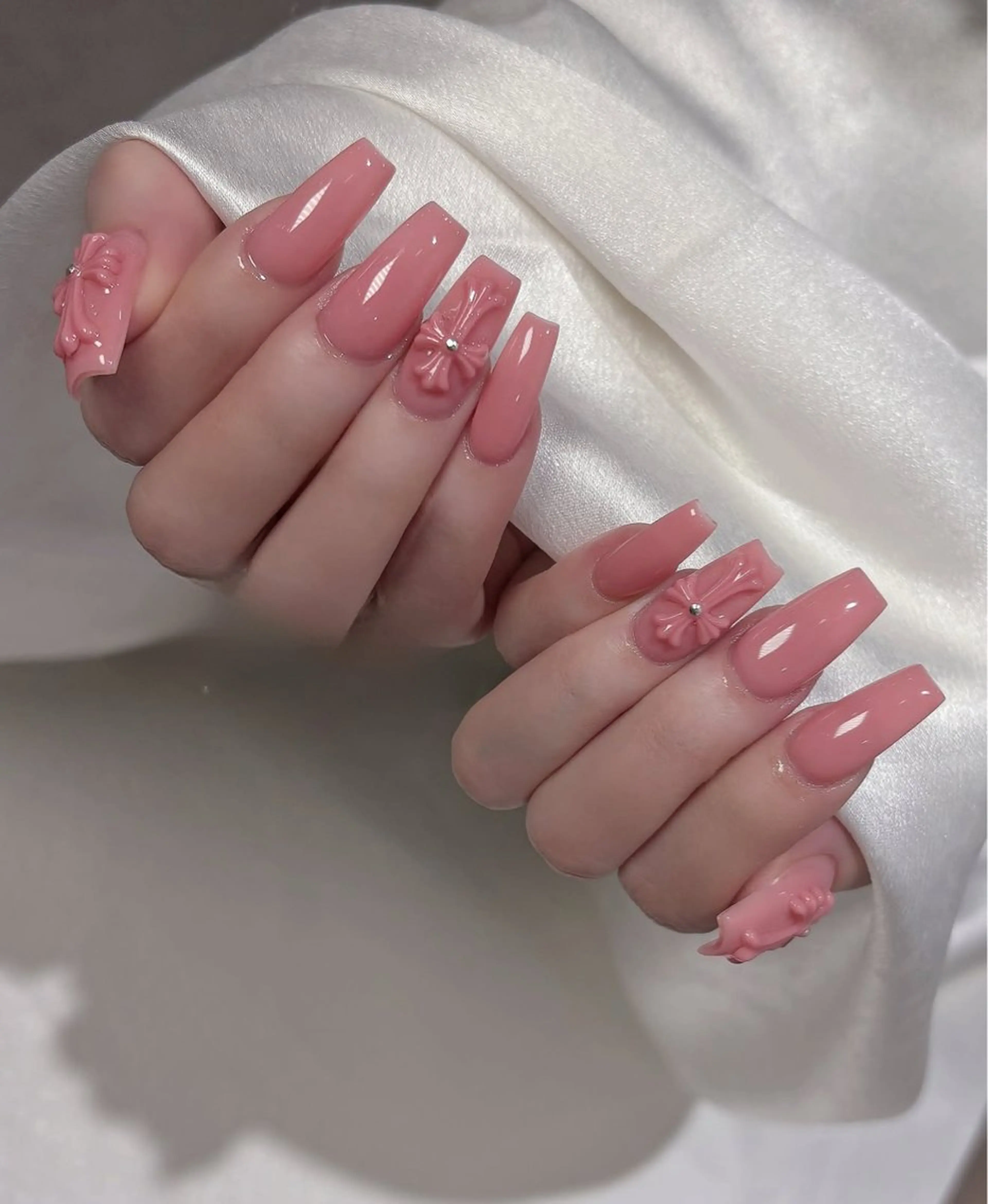 ネイル アニマル柄 オーロラネイル チークネイル フラッシュネイル ジェルネイル ハンドネイル Lyna 池袋のネイルデザイン