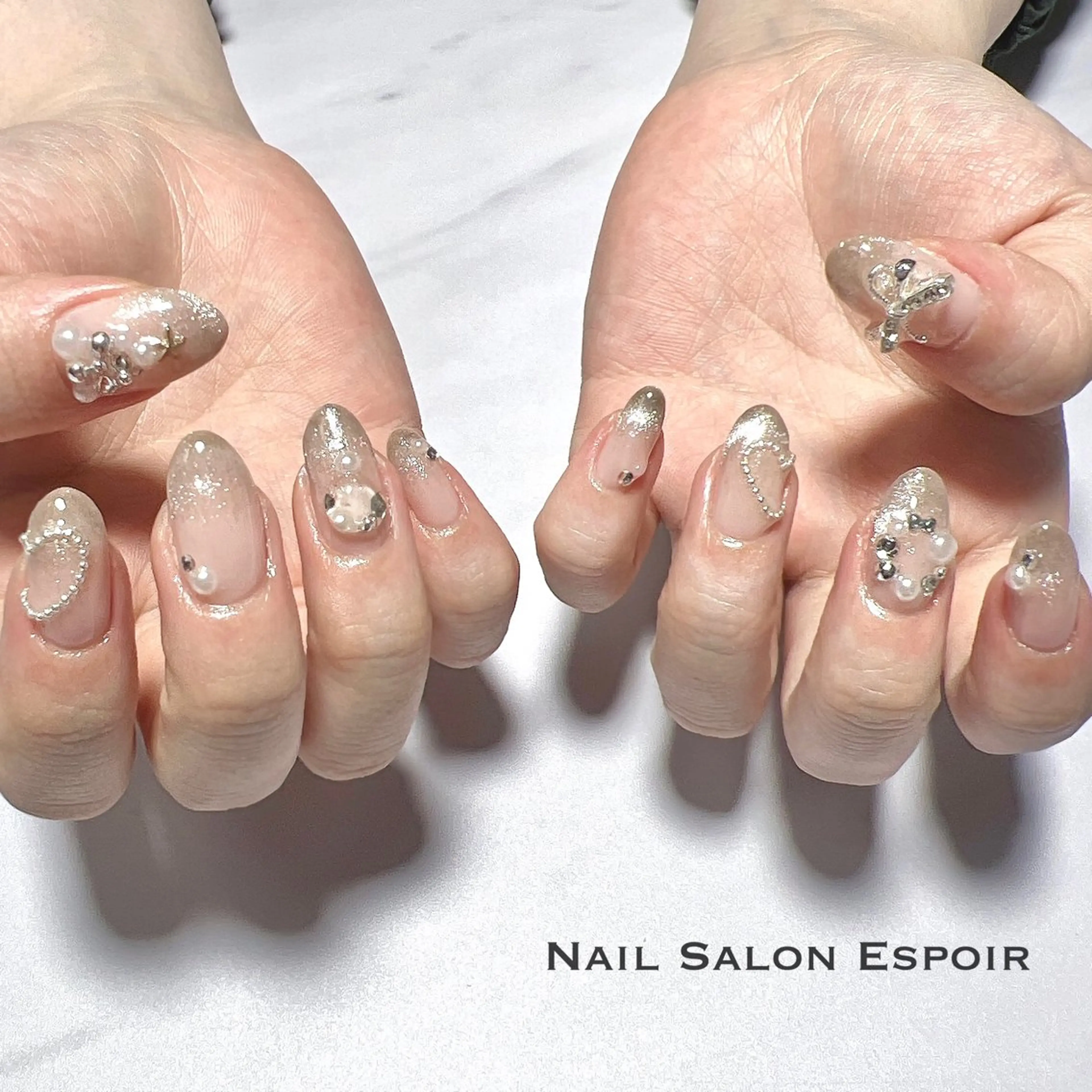ネイル 韓国ネイル シルバー 冬ネイル クリスマス Nail Salon Espoir所属・Nail Salon Espoirのネイルデザイン
