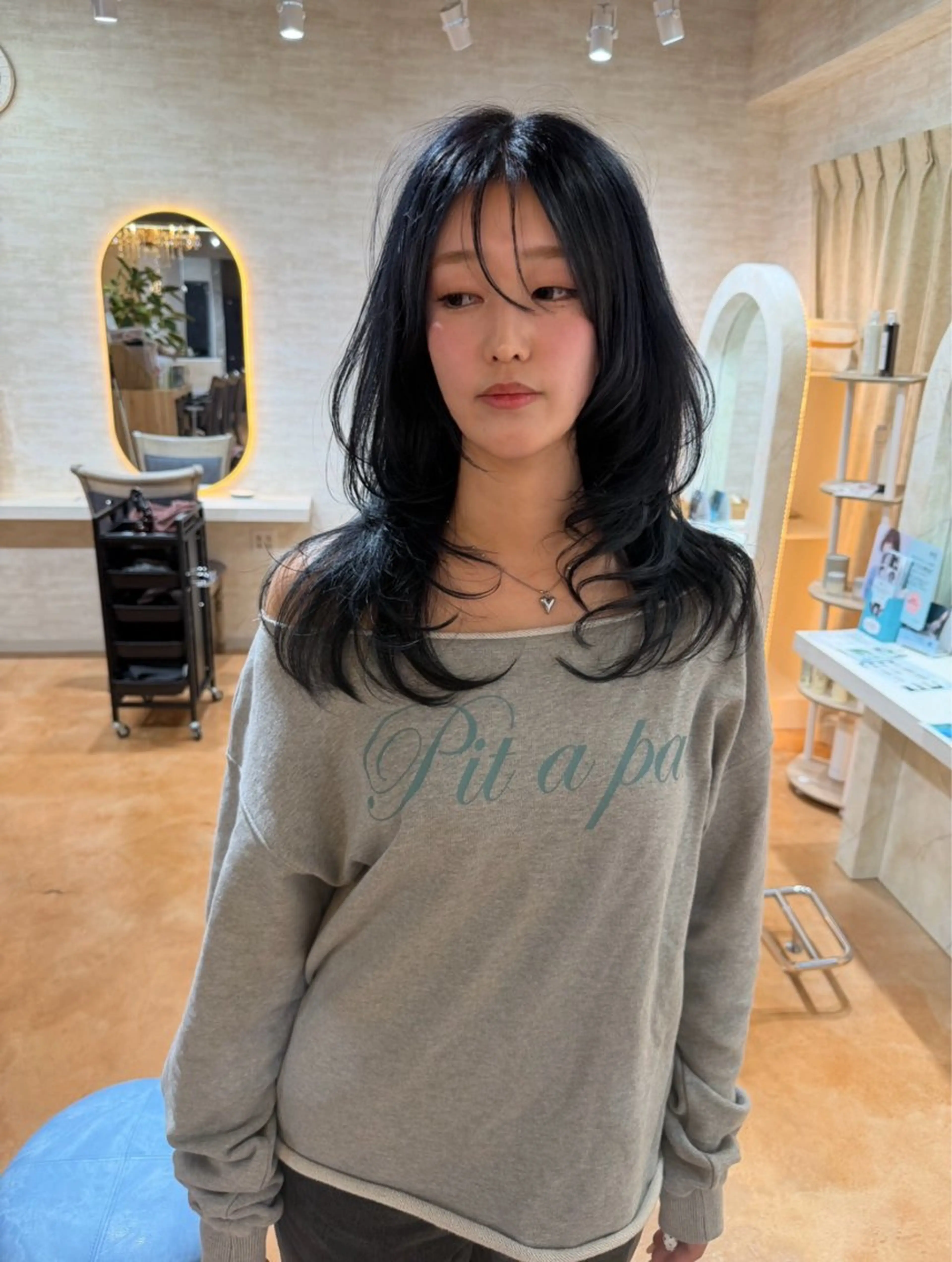 セミロング カラー 黒髪 ブルーカラー ブルーブラック レイヤーカット 北川大輔🌟 小顔レイヤーカットのヘアスタイル