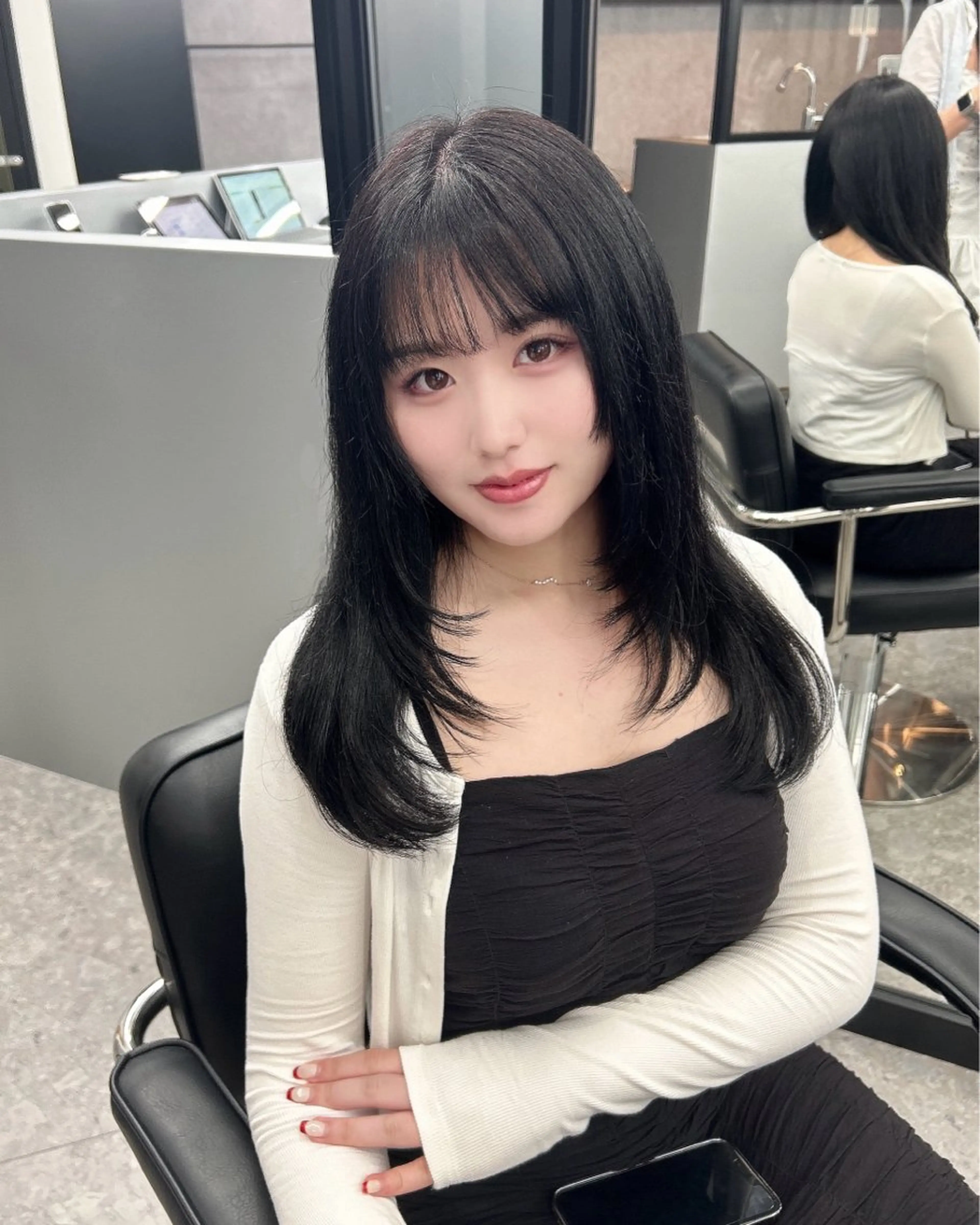 カラー 黒髪 ラベンダーカラー カット ヘアカラー nanaka 🤍韓国ワンホンヘアのヘアスタイル