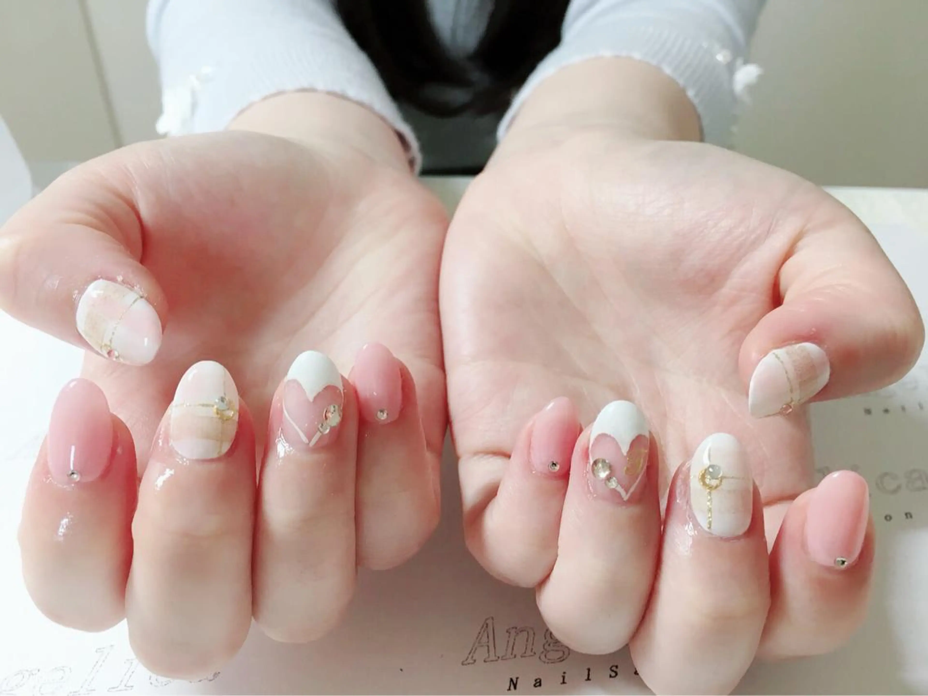 ネイル ハンドネイル Angelica ネイリストのネイルデザイン