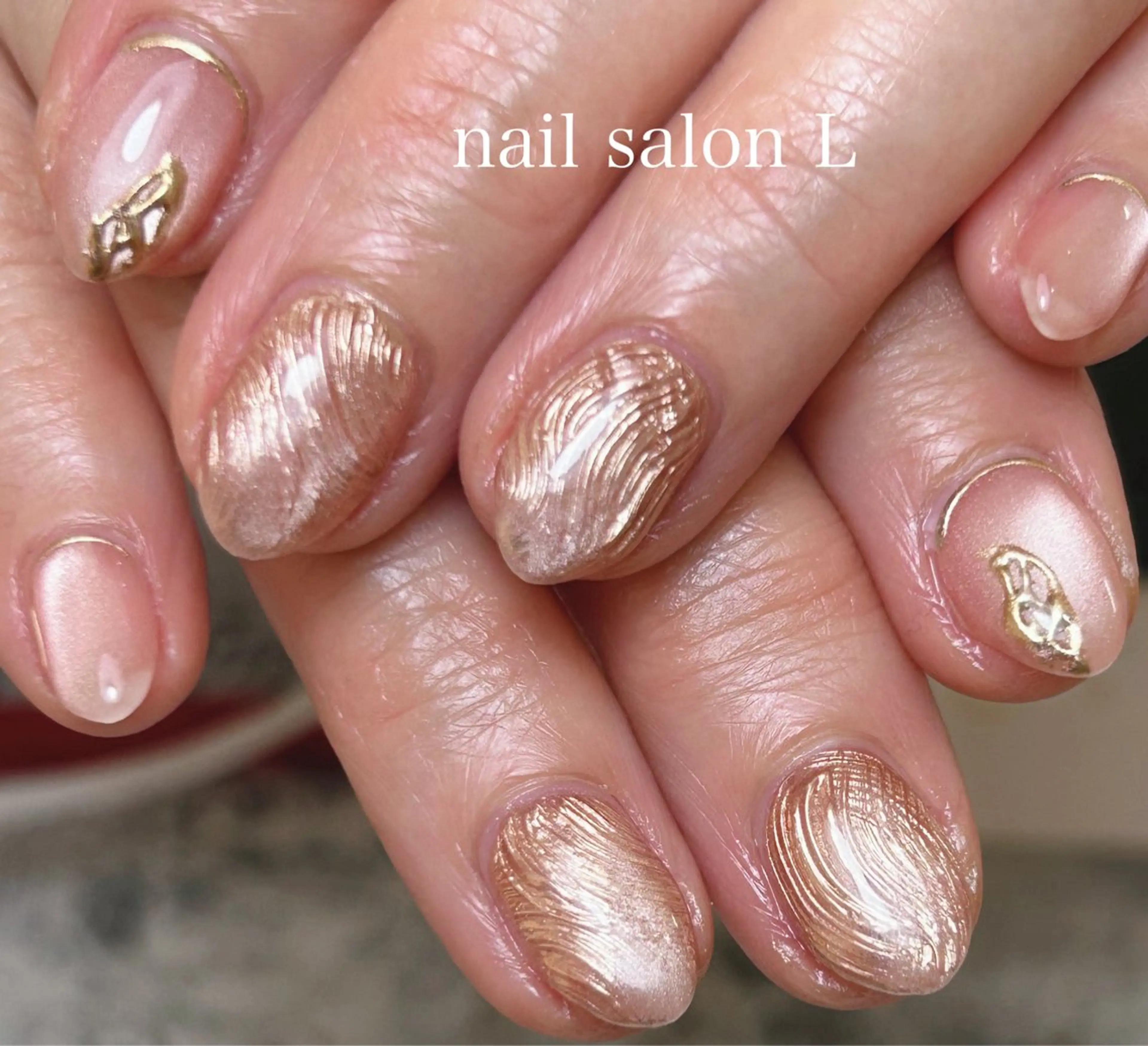 ネイル マグネットネイル ミラーネイル ハンドネイル 吉川市 ネイルサロンLのネイルデザイン