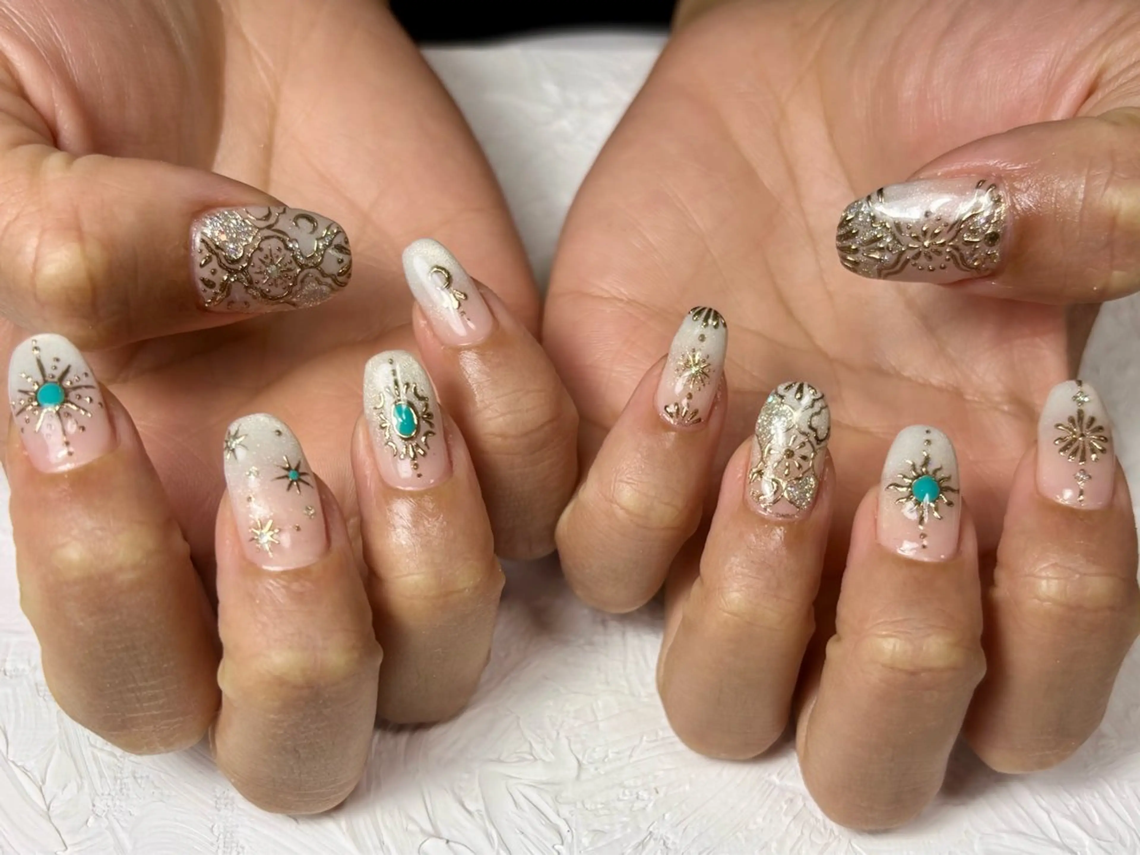 ネイル アートネイル キラキラネイル ミラーネイル ハンドネイル nail salon Reversiのネイルデザイン