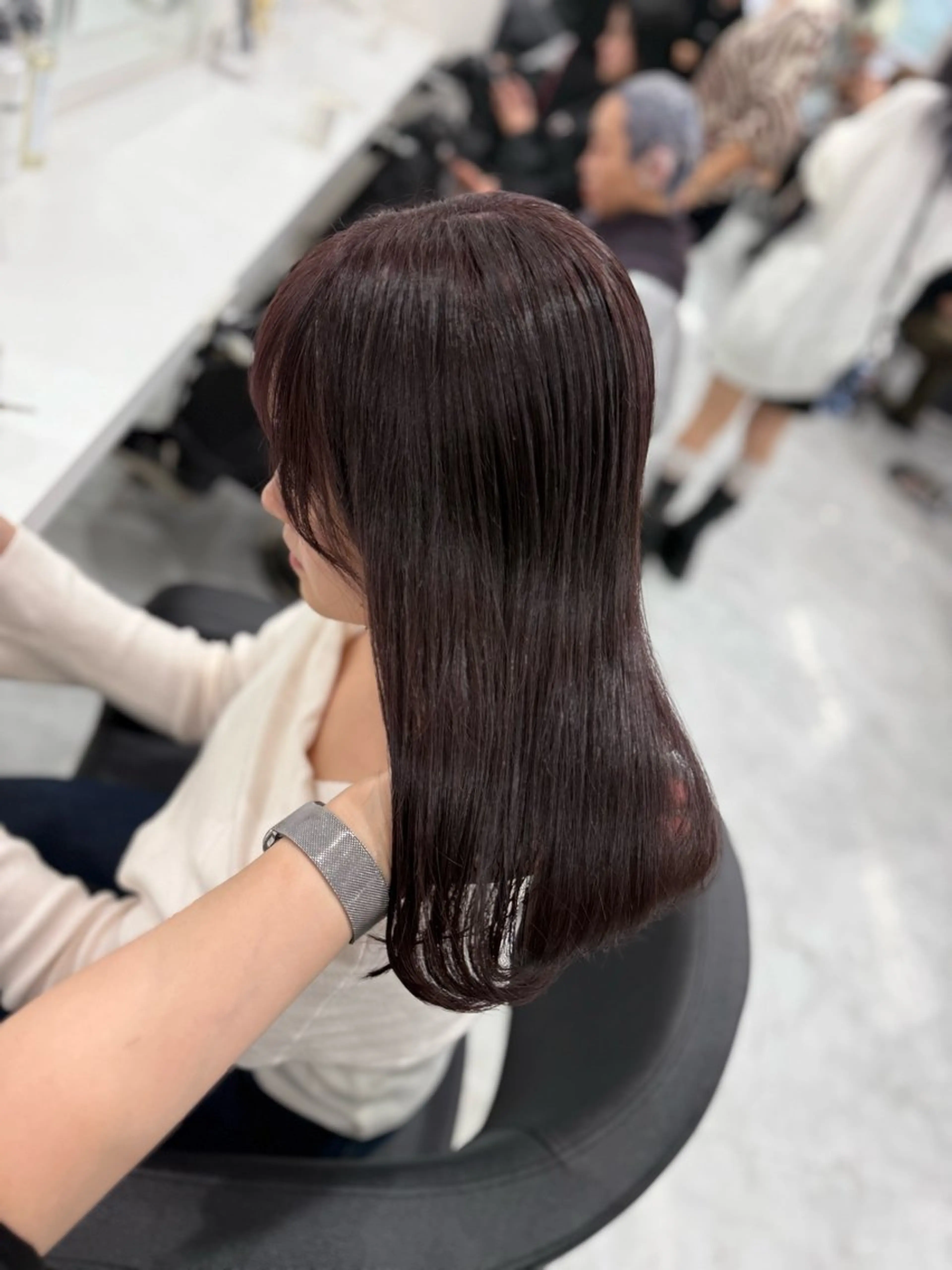 ロング カラー ラベンダーカラー ヘアカラー トリートメント ブリーチなし🩶 グレージュのヘアスタイル
