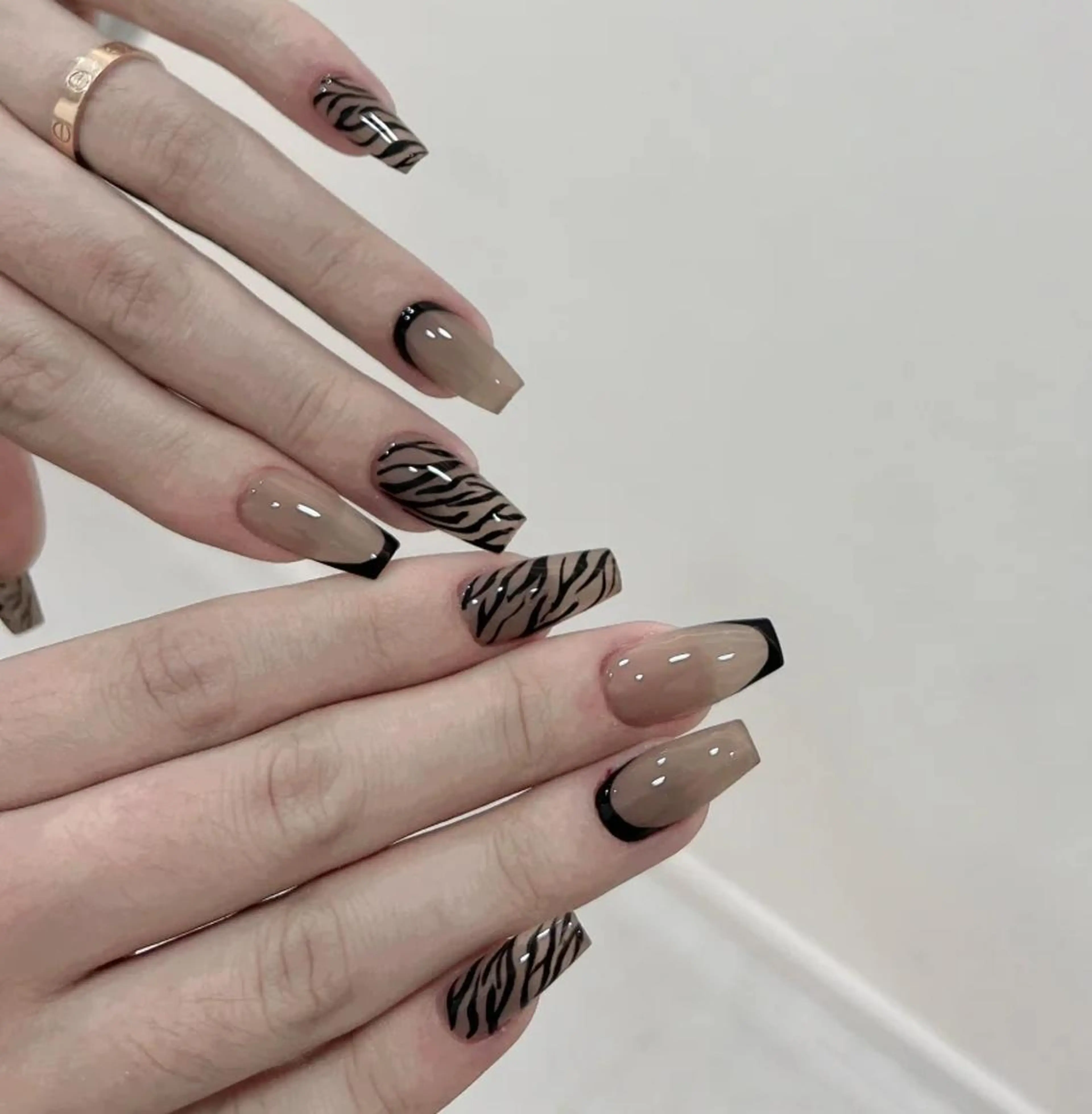 ネイル アートネイル 長さ出し ネイルチップ Queens momoのネイルデザイン