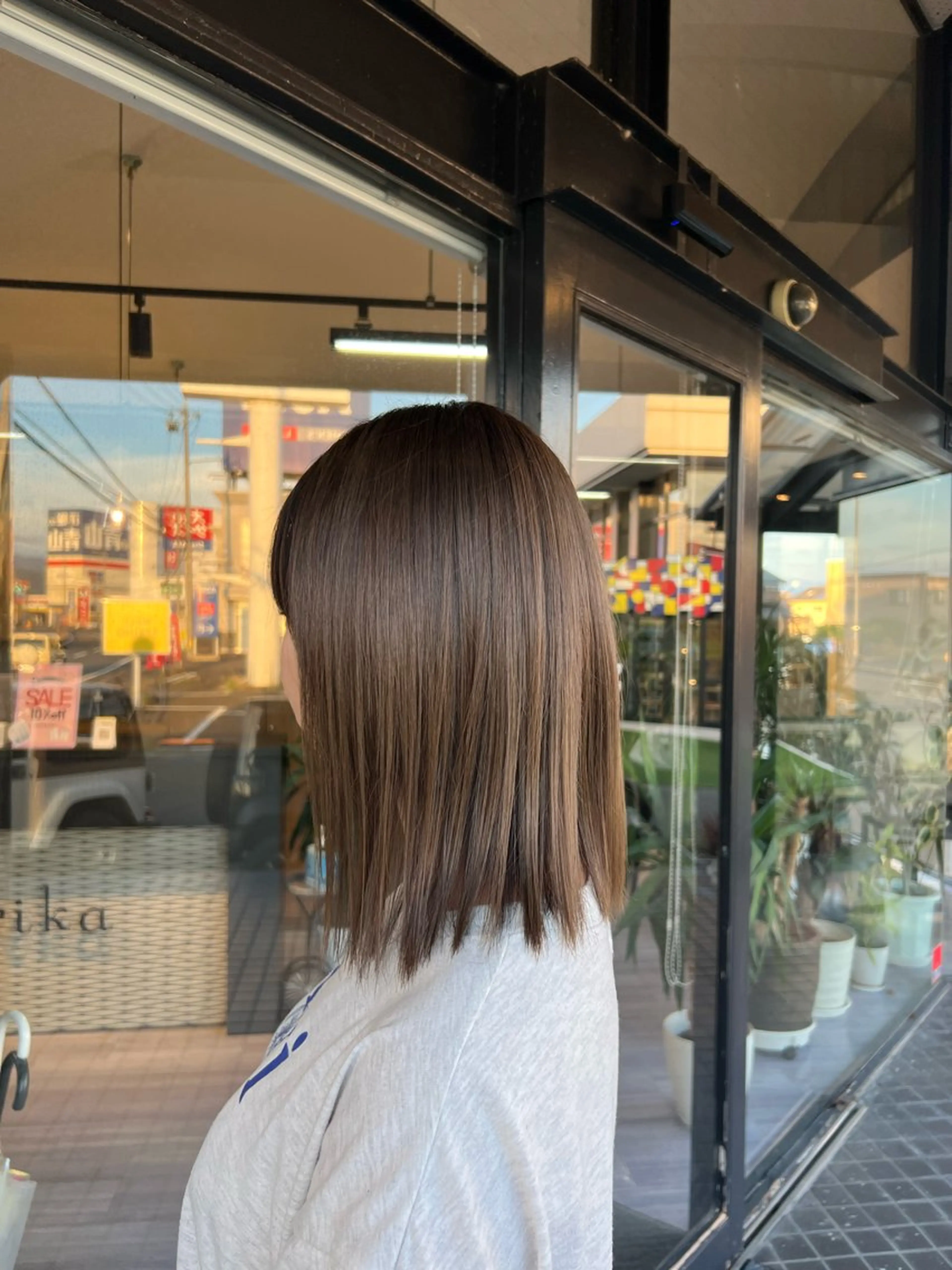 ミディアム カラー ベージュカラー ブリーチ グレージュ オリーブグレージュ オリーブグレー ヘアカラー arika ミズキのヘアスタイル