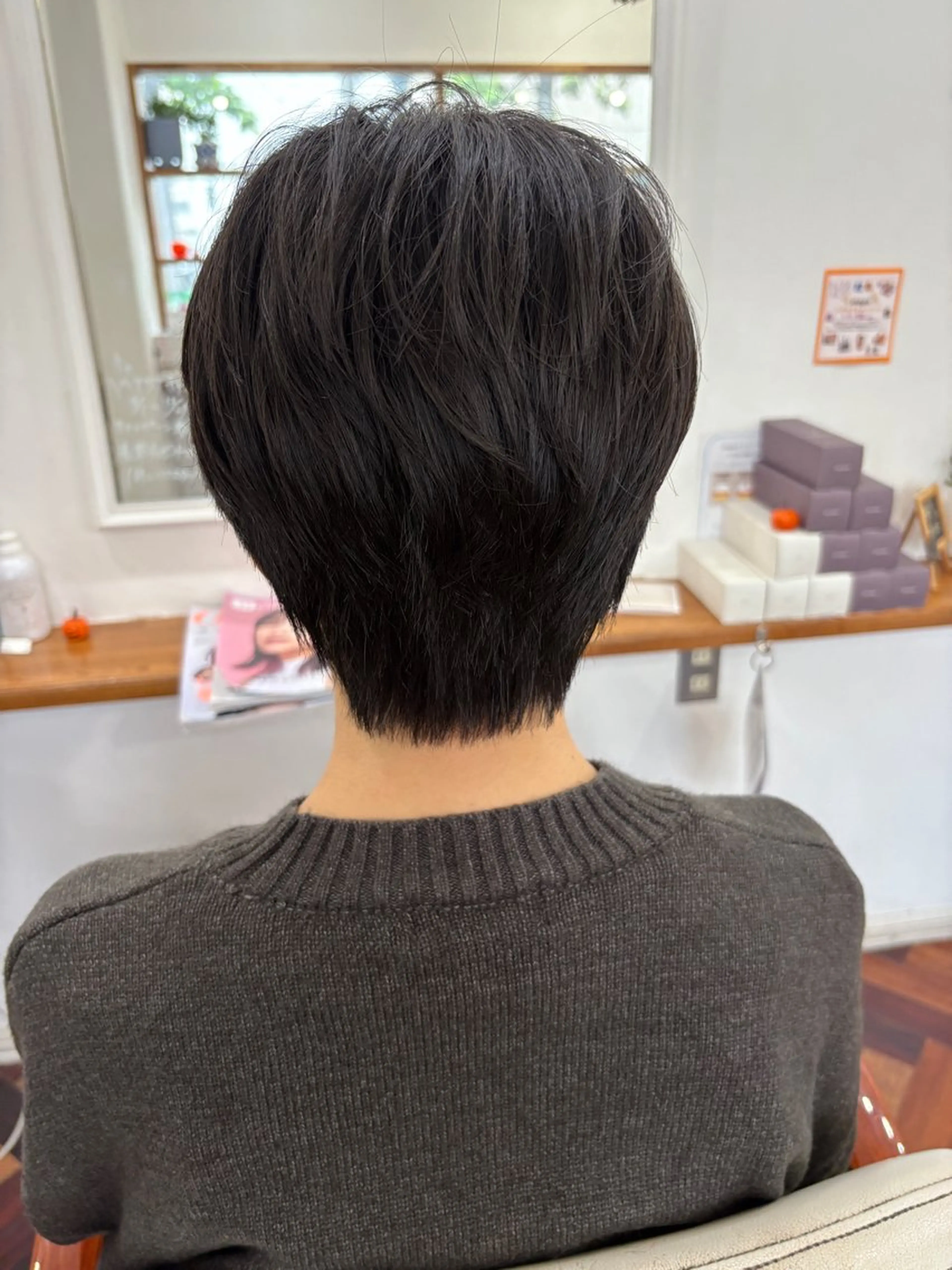 ショート カット 塔崎 りこのヘアスタイル