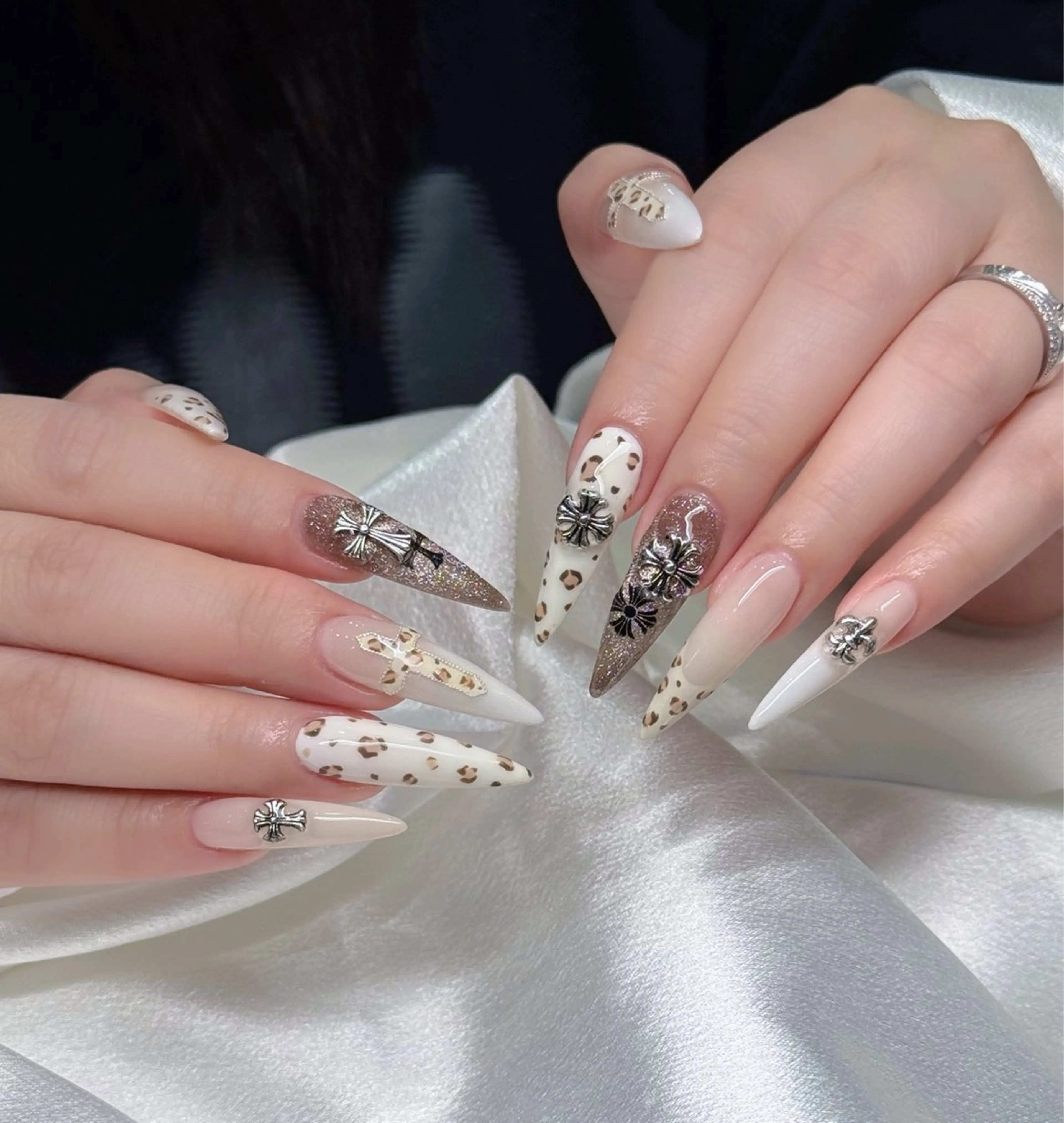 ネイル アニマル柄 ネイルチップ ハンドネイル HANA.NAILS 自宅サロンのネイルデザイン