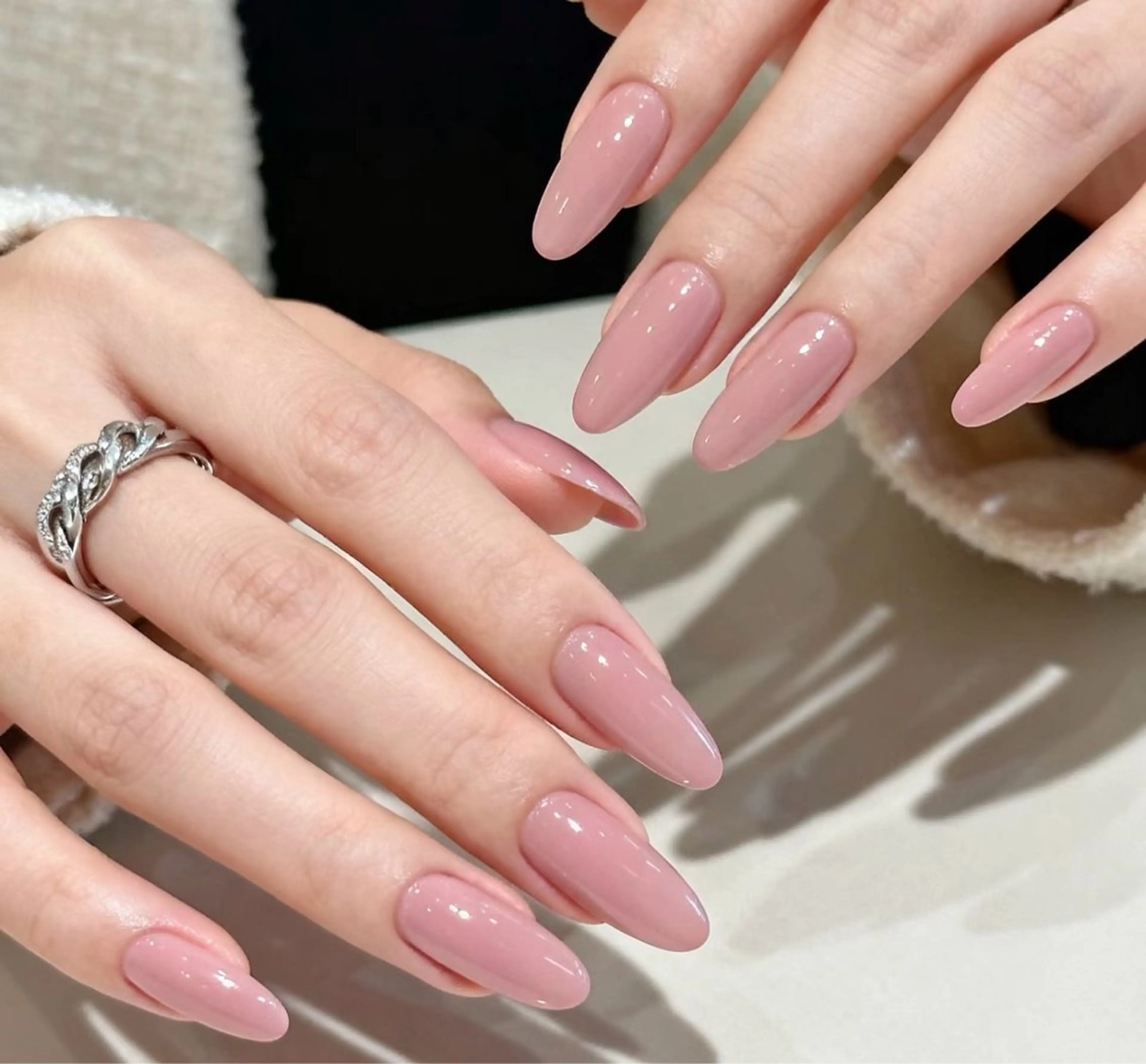 （リリ担当）👩🏻大人気✨チップ長さだしワンカラーがラメグラデーション10本コース　オフ無し　（現金のみ）の写真