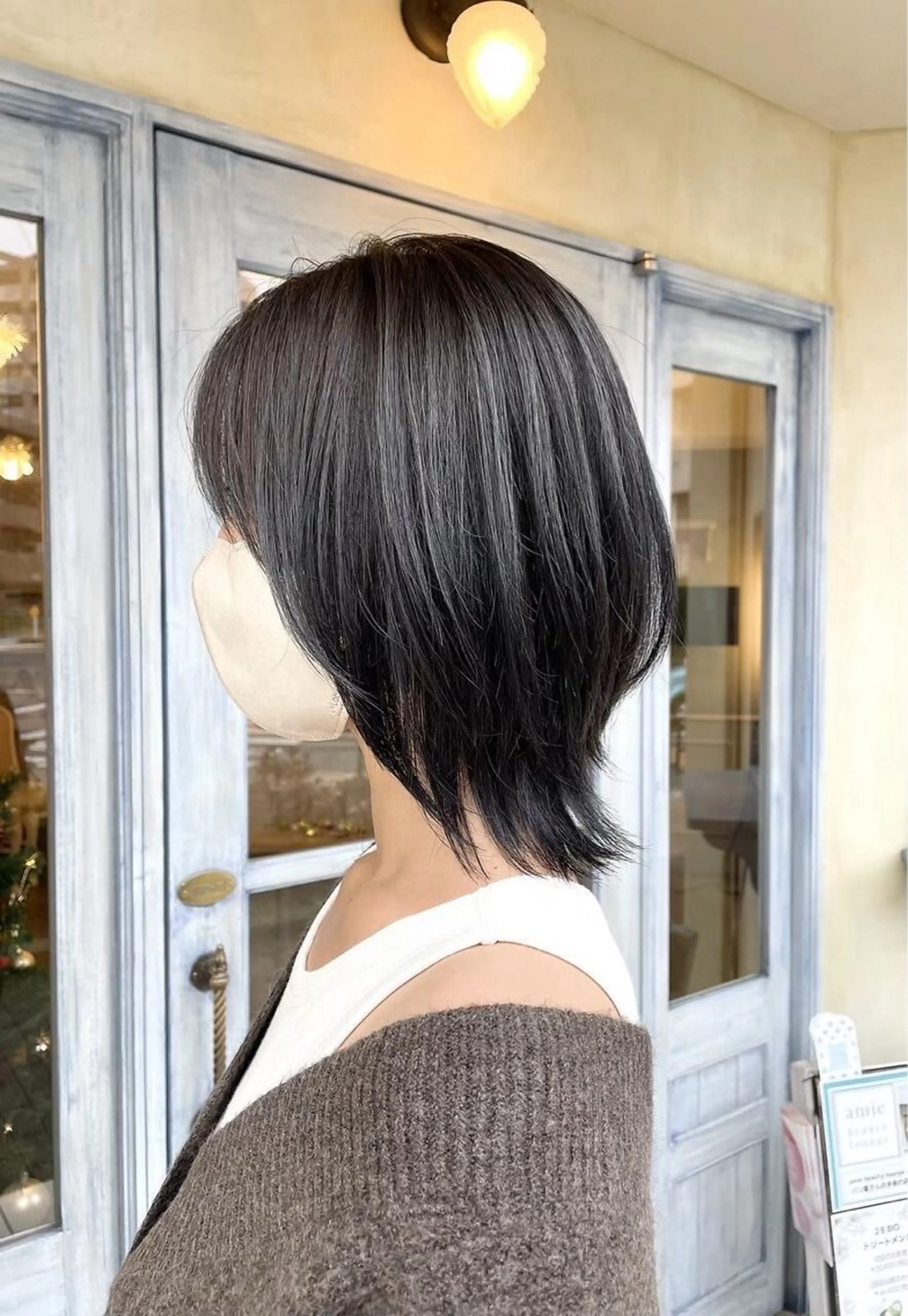 セミロング amie by afloatのヘアスタイル