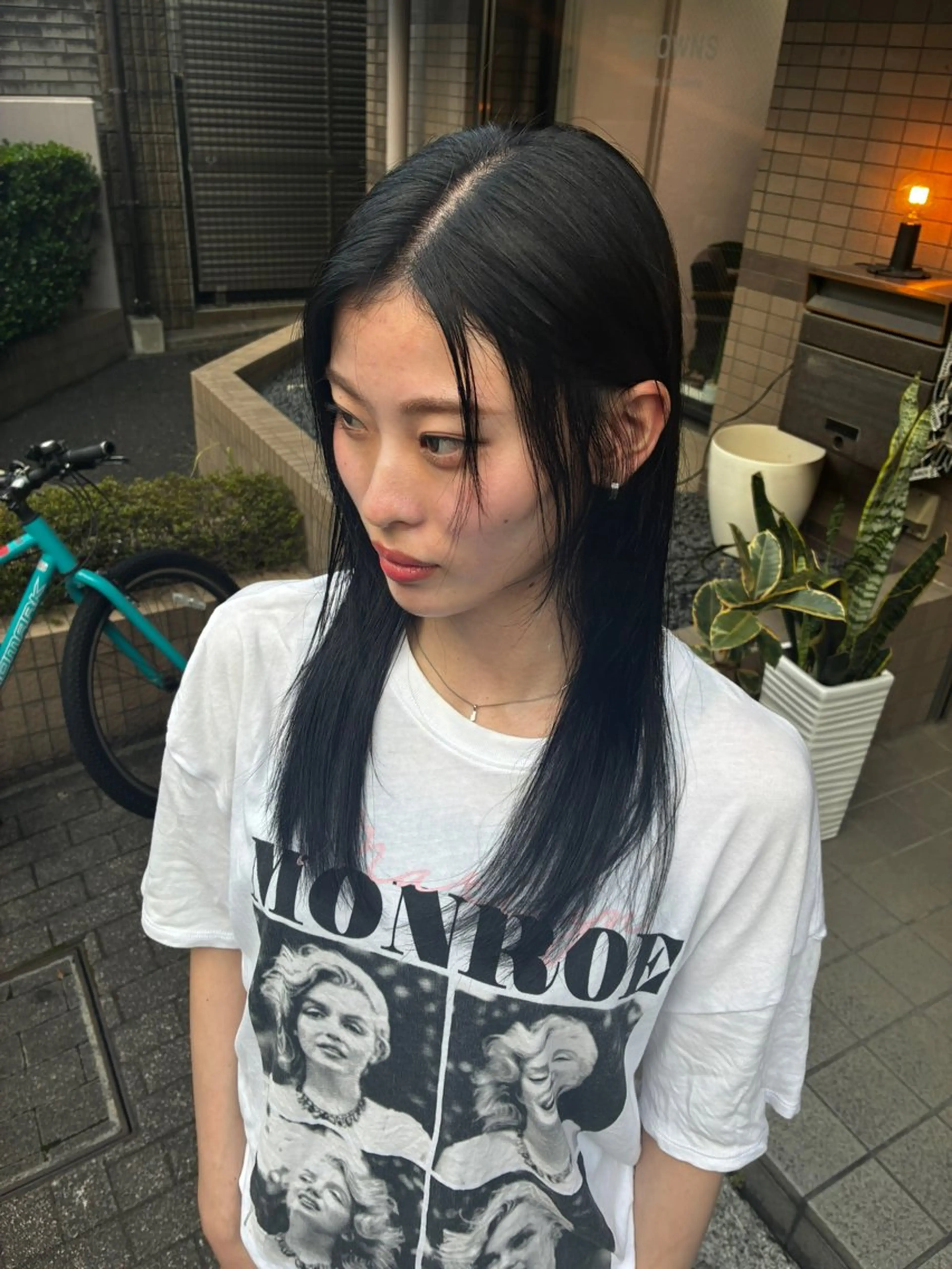 セミロング ヘアカラー トリートメント 佐藤 芽衣のヘアスタイル