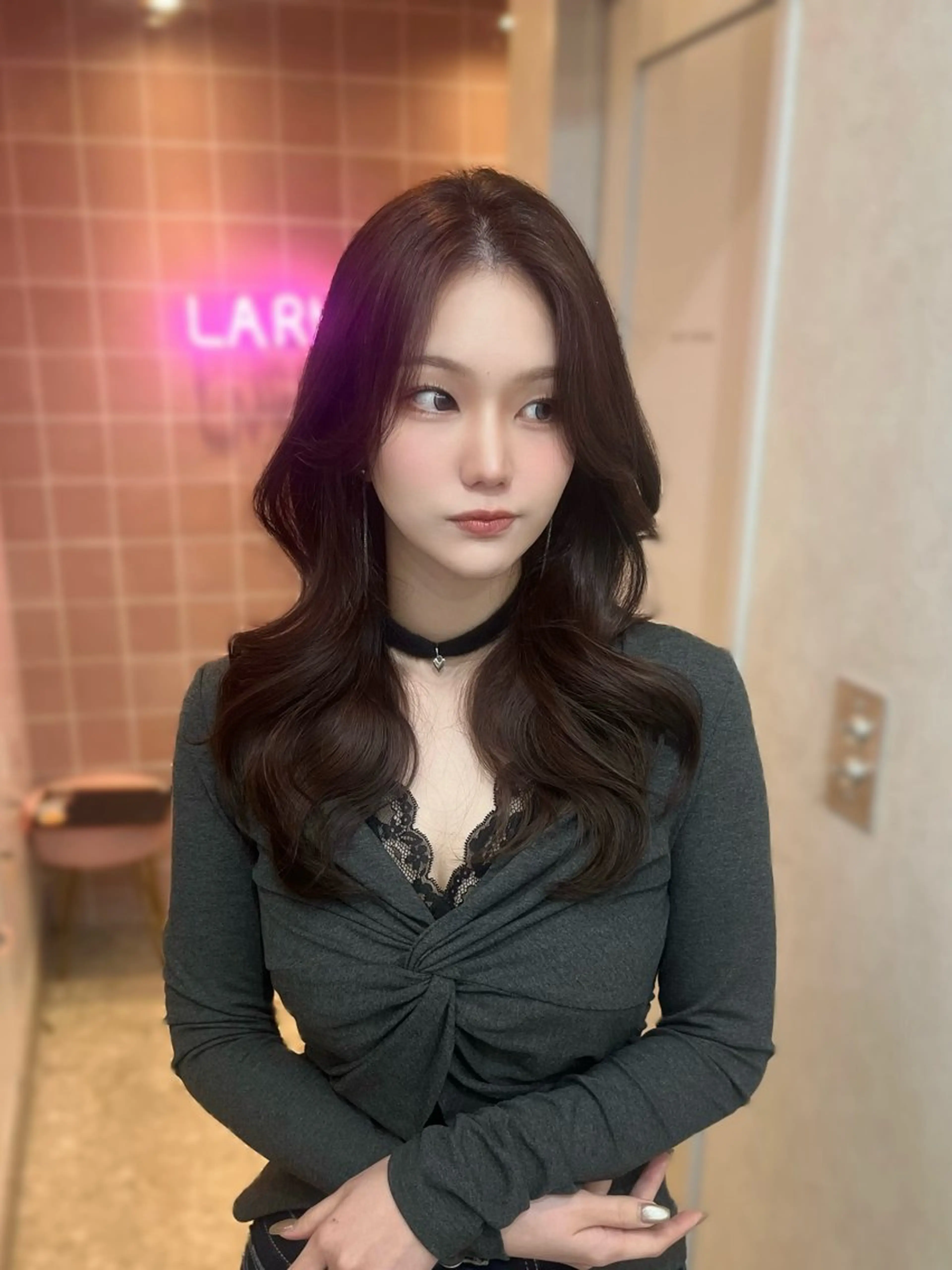 セミロング カラー ブリーチ ブラウンカラー 顔周りカット かきあげバング レイヤーカット カット ヘアカラー トリートメント 韓国ハッシュカット/ 新宿/髪質改善/岡崎のヘアスタイル