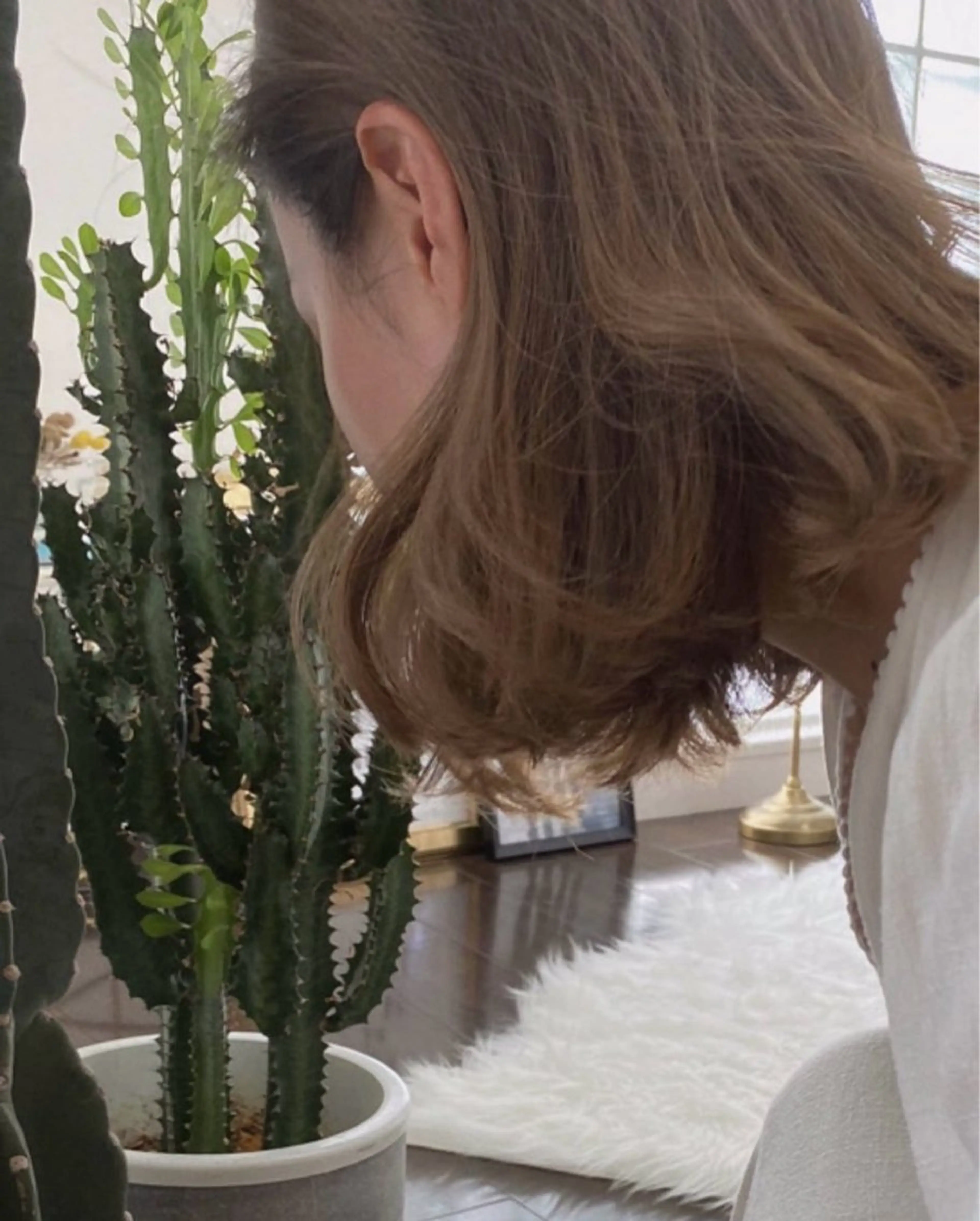 ミディアム カラー ベージュカラー ブリーチ ヘアカラー 金子 詞音のヘアスタイル