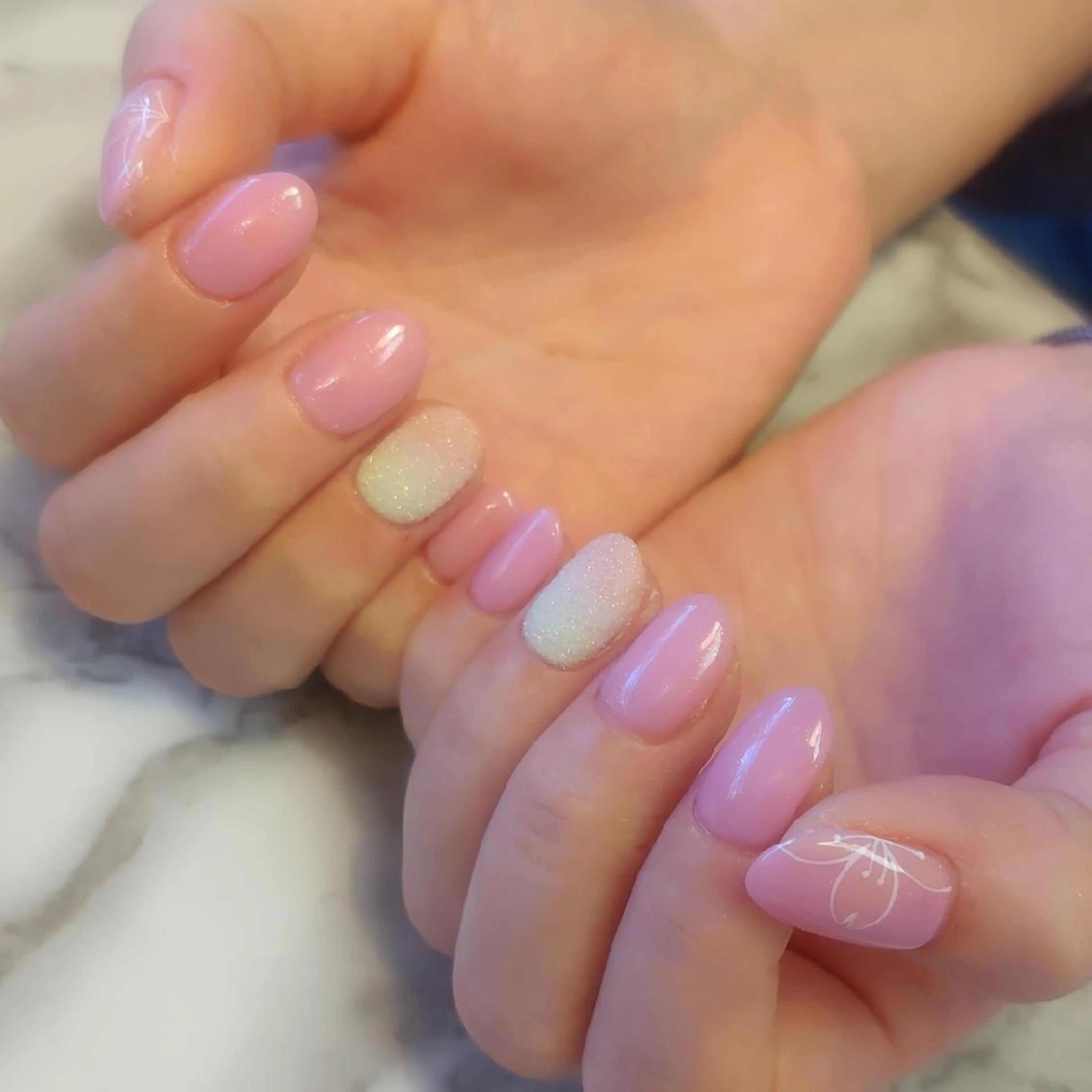 ネイル ジェヌインネイル 河内のネイルデザイン