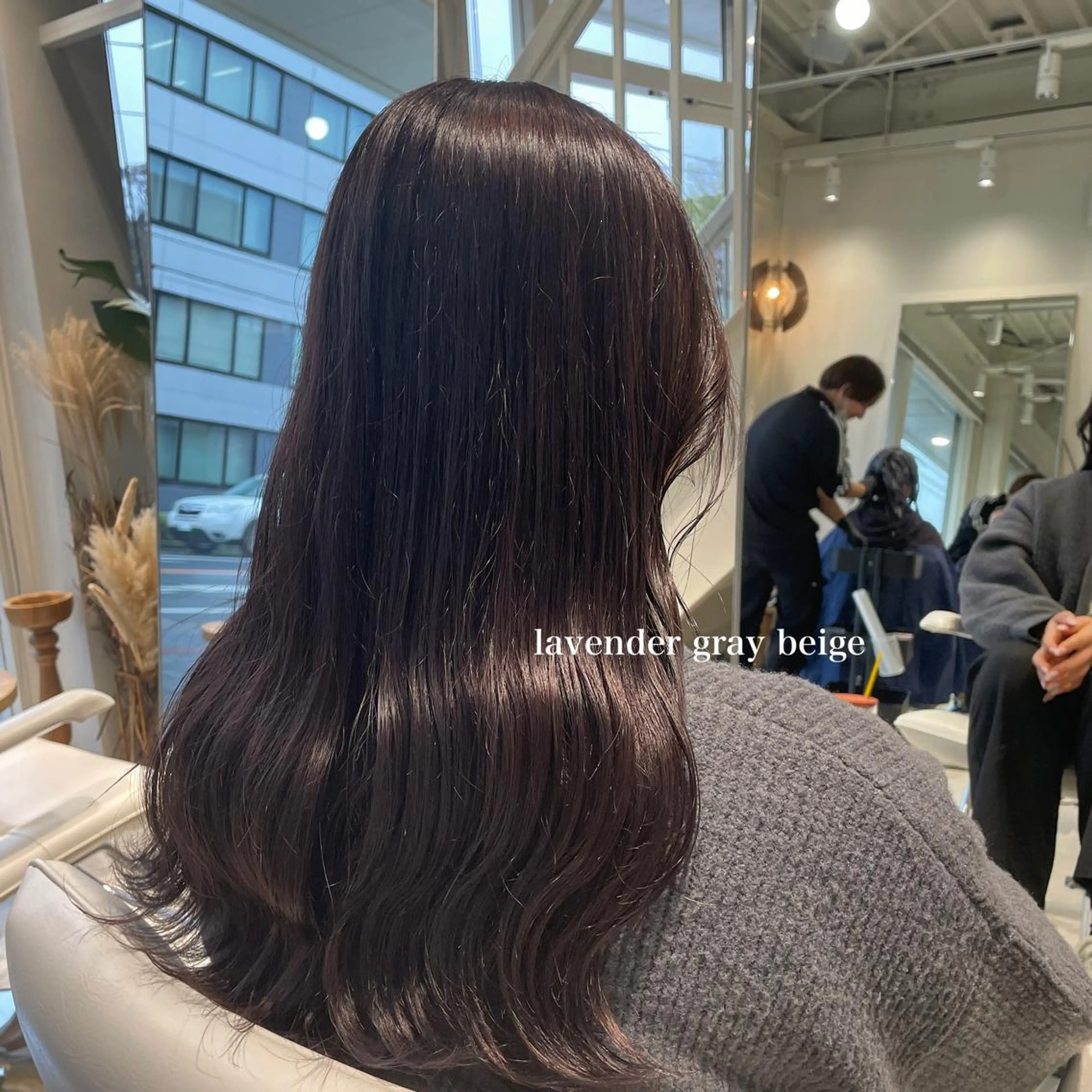 ロング カラー ベージュカラー ブリーチ ダブルカラー ラベンダーカラー ラベンダーベージュ 峯崎 葵のヘアスタイル