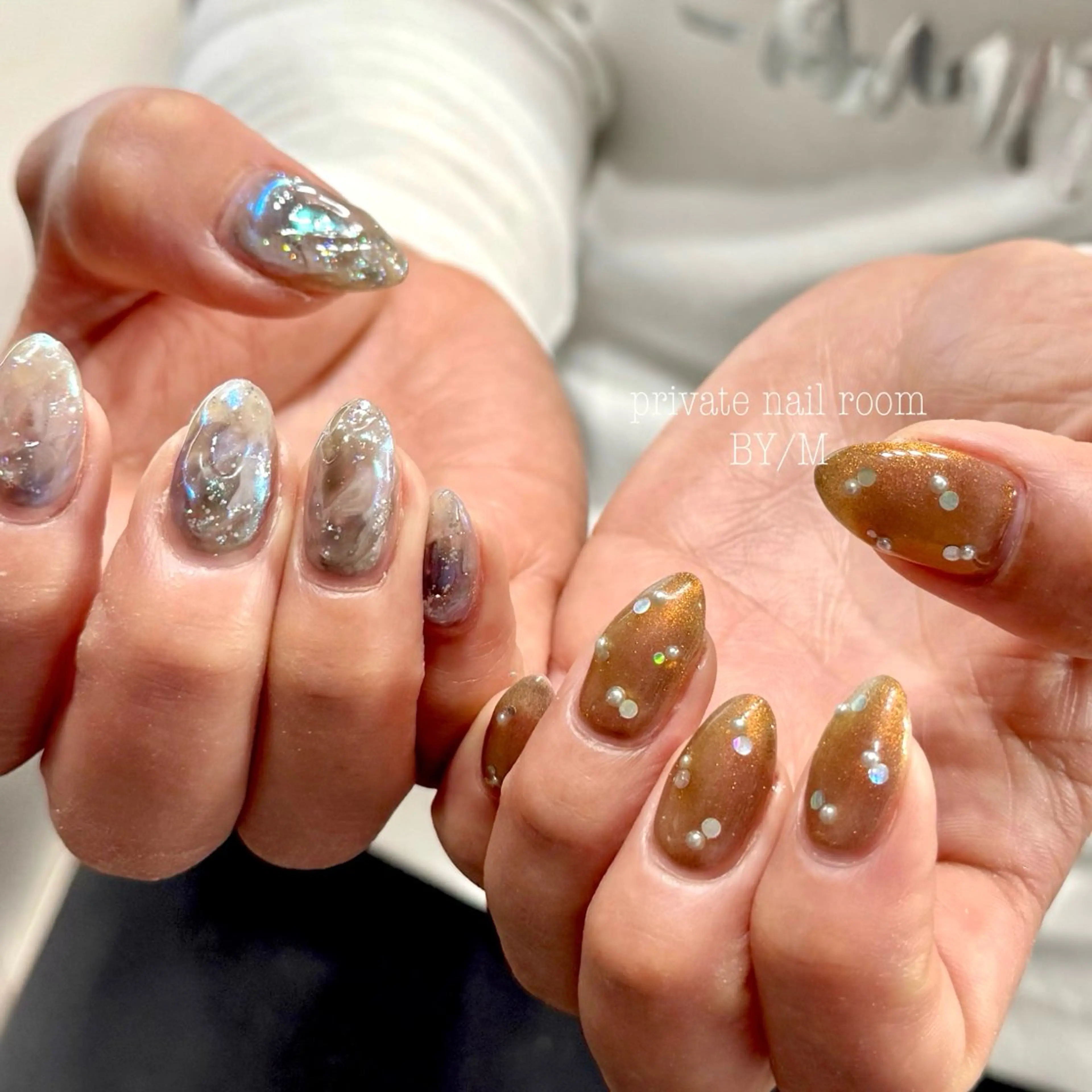 ネイル オーロラネイル マグネットネイル 持ち込み ニュアンスネイル ぷっくりネイル ハンドネイル BY / Mのネイルデザイン