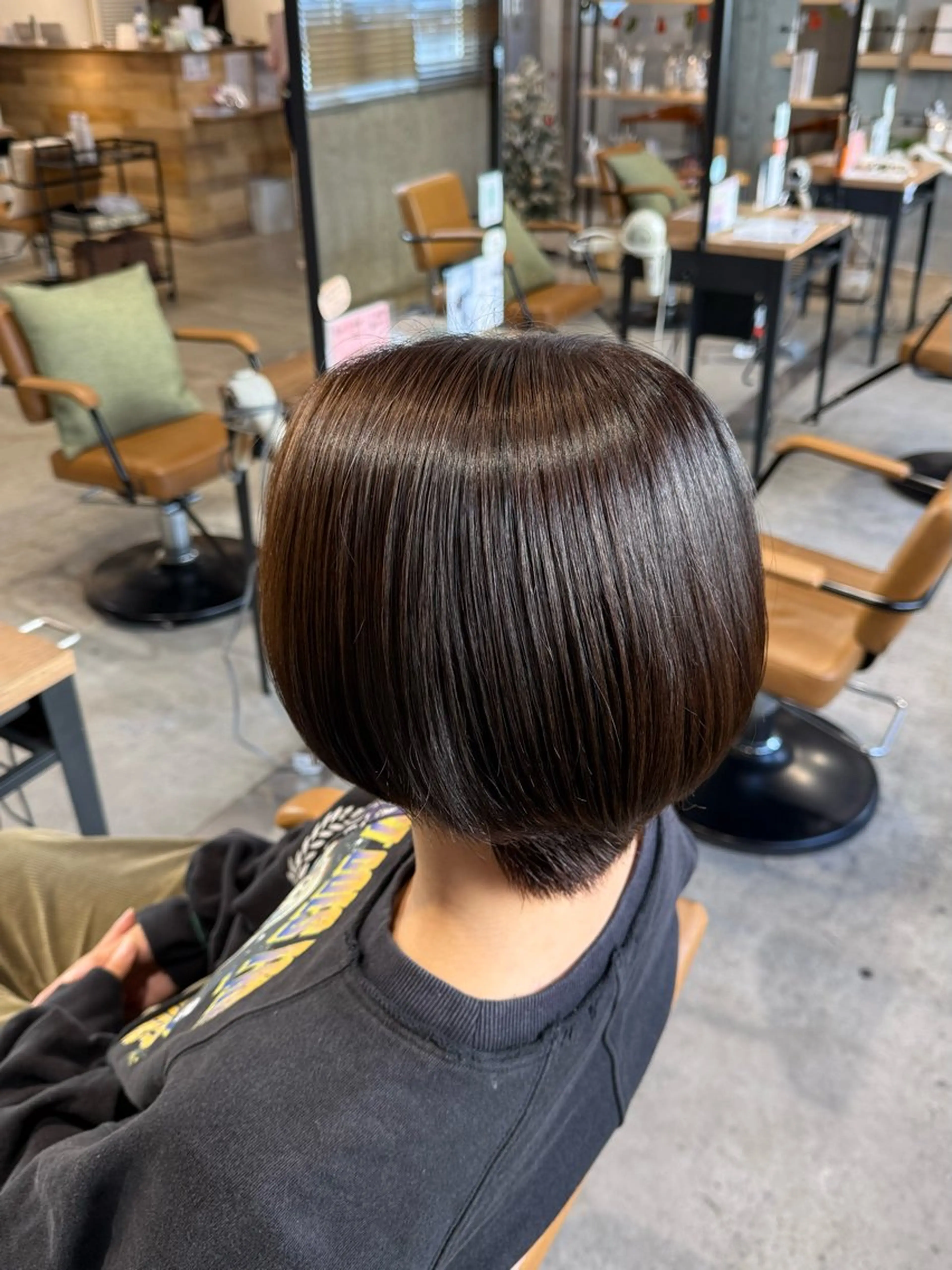 ショート カラー ブラウンカラー ヘアカラー トリートメント 加藤 美佳のヘアスタイル