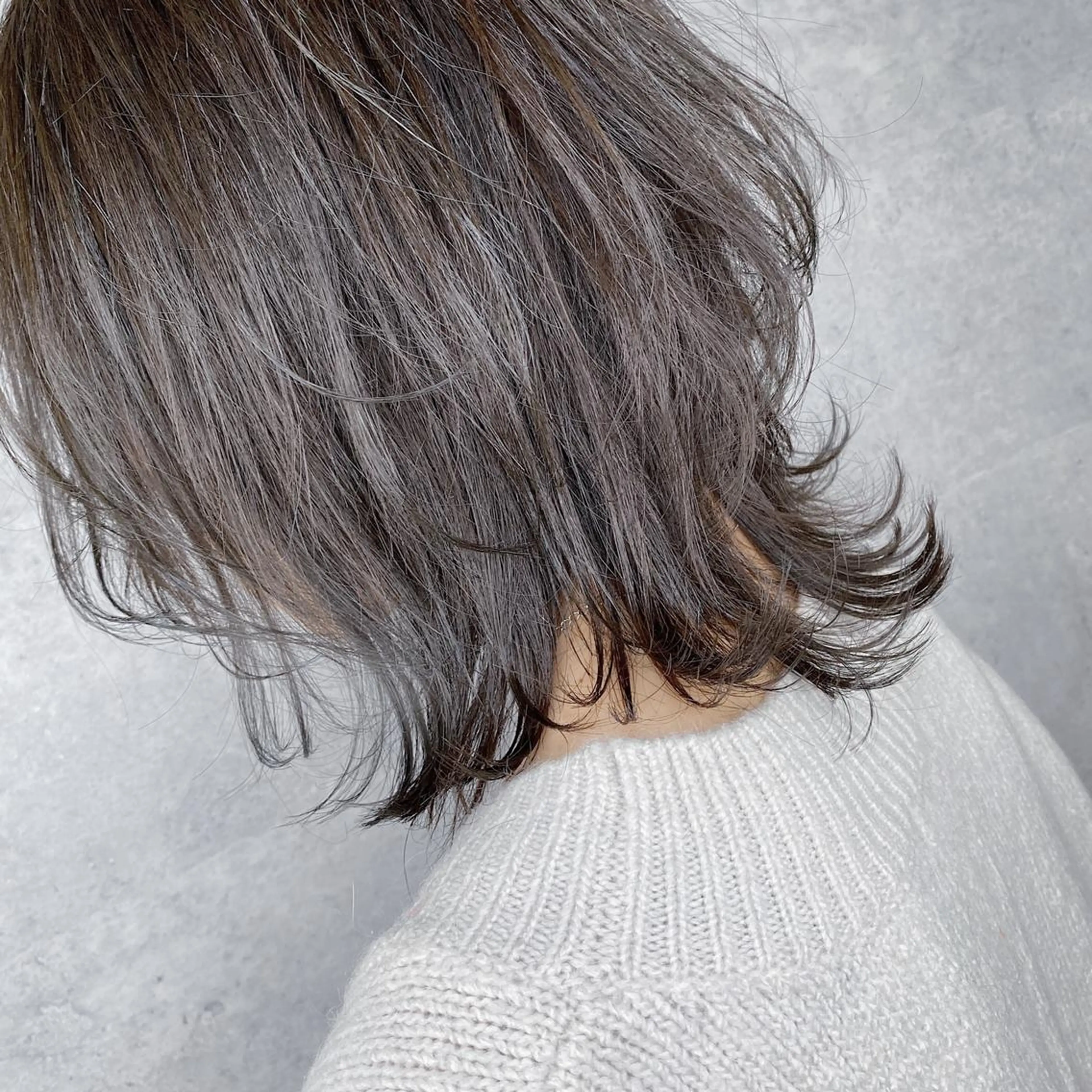 ミディアム カラー _WHITE 天王寺のヘアスタイル