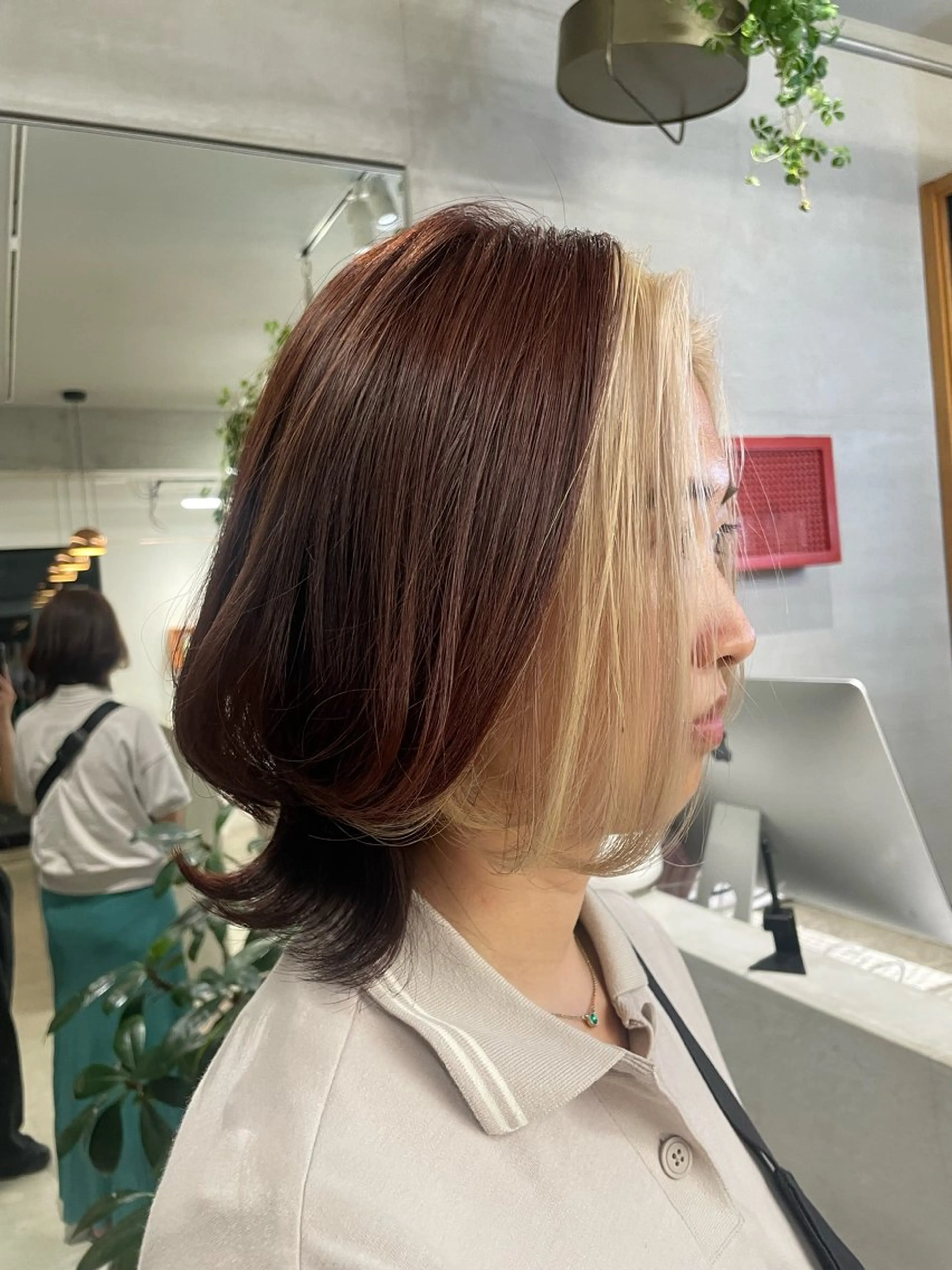 ミディアム カラー ベージュカラー ホワイトベージュ 鶴井 美空のヘアスタイル