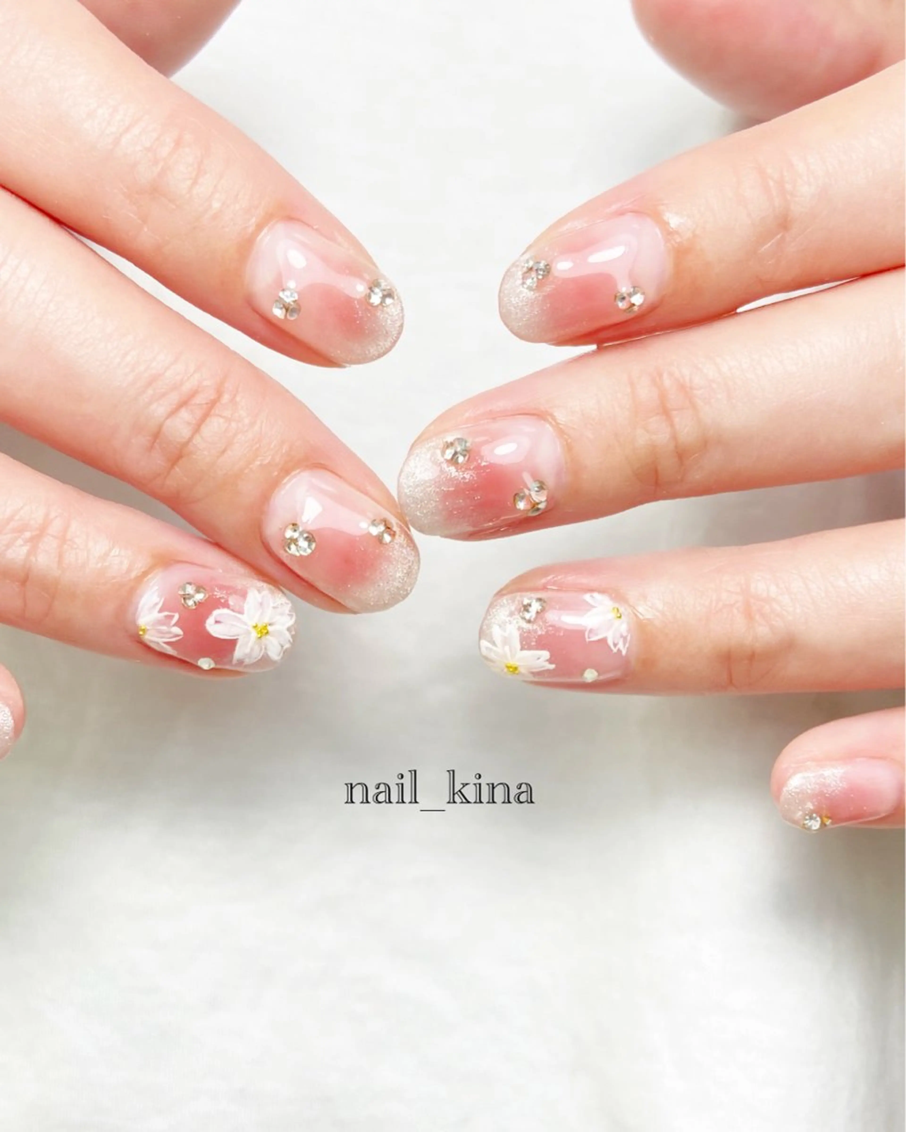 ネイル チークネイル 桜ネイル 卒業式 nail_ kinaのネイルデザイン