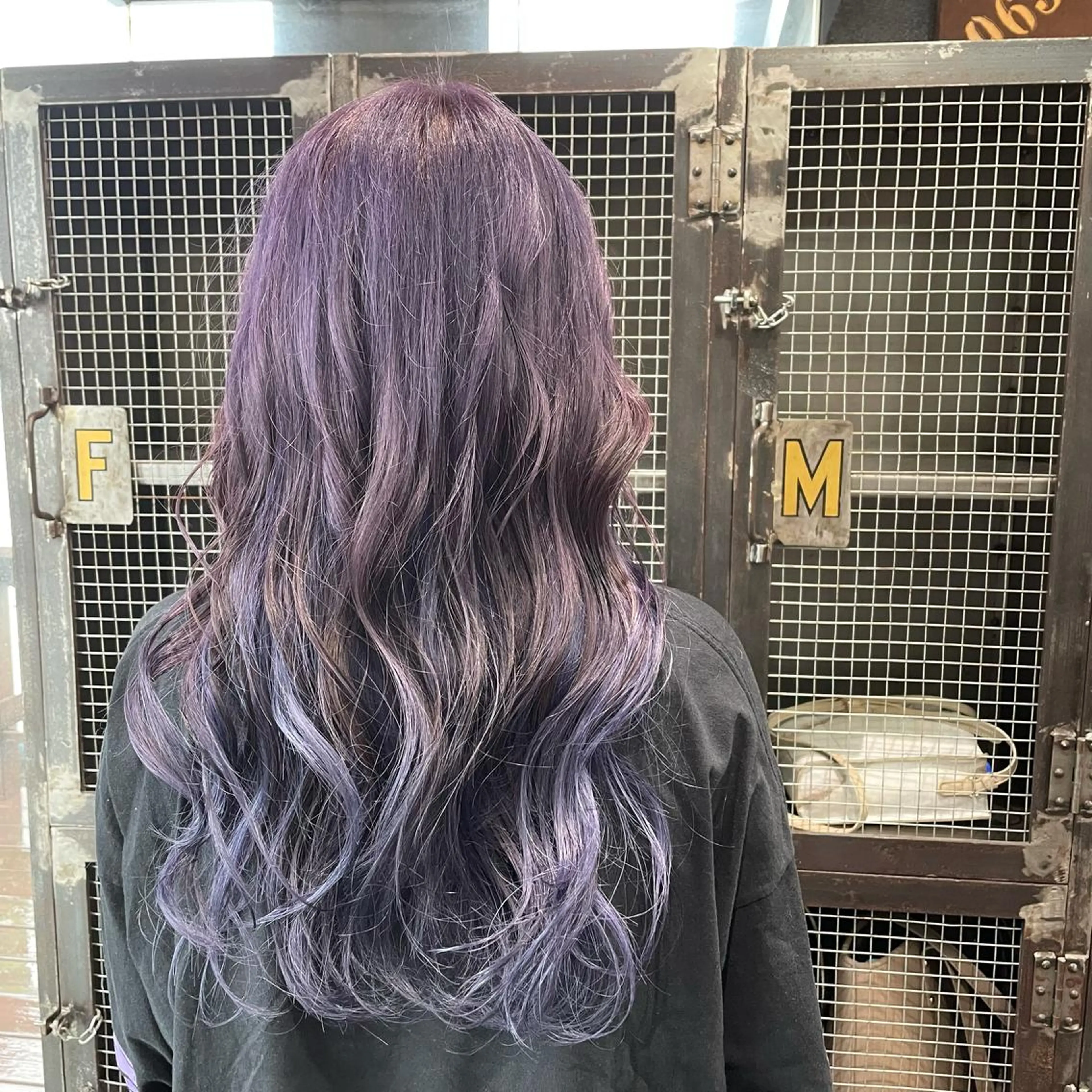 ロング カラー ブルーカラー ブルーパープル パープルカラー 山本 琴乃🦭のヘアスタイル
