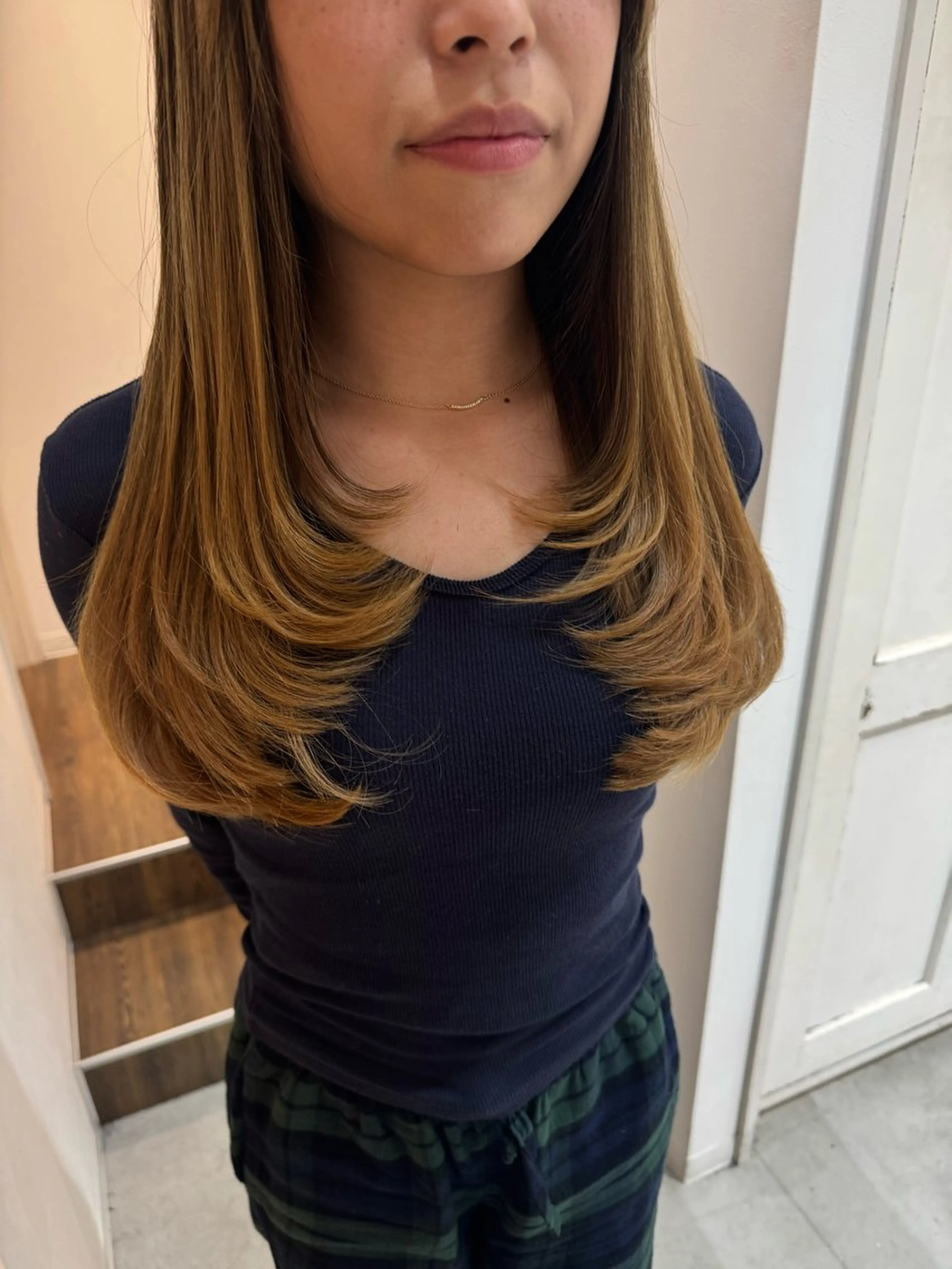 ロング レイヤーカット カット 新村 美咲のヘアスタイル