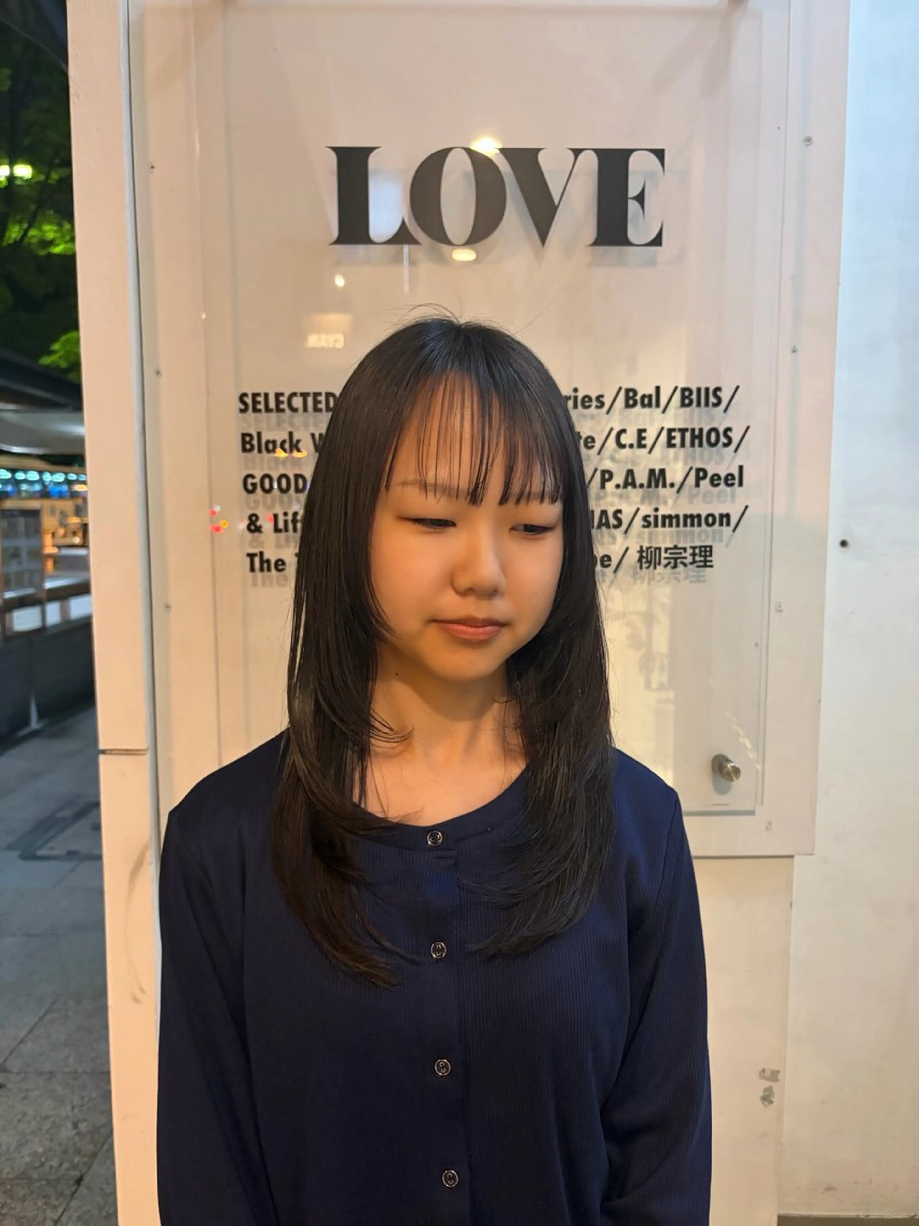 ロング レイヤーカット カット ヘアカラー 崎久保 優菜のヘアスタイル