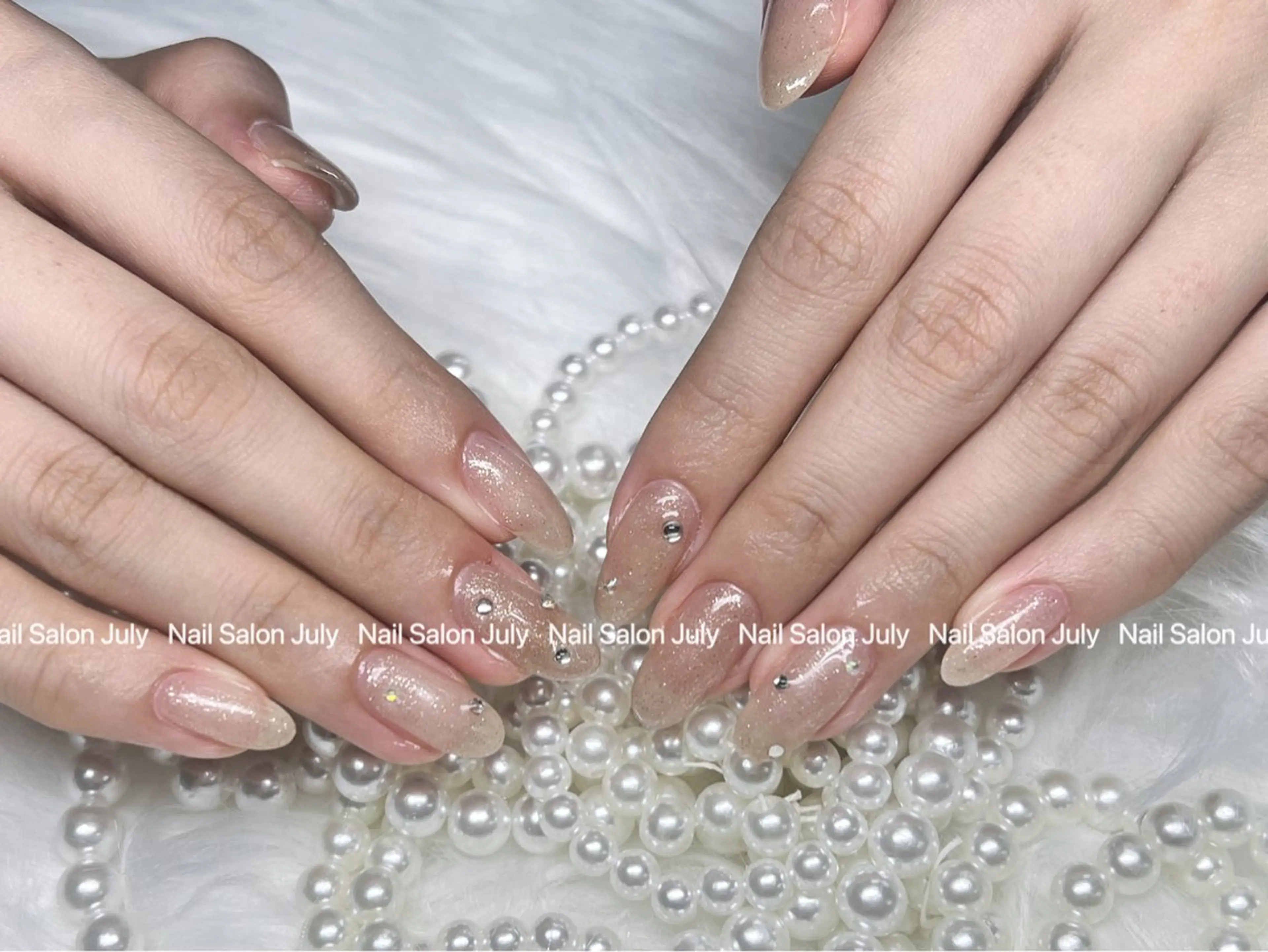 ネイル アートネイル オーロラネイル ジェルネイル ガーリー キラキラネイル July モモのネイルデザイン