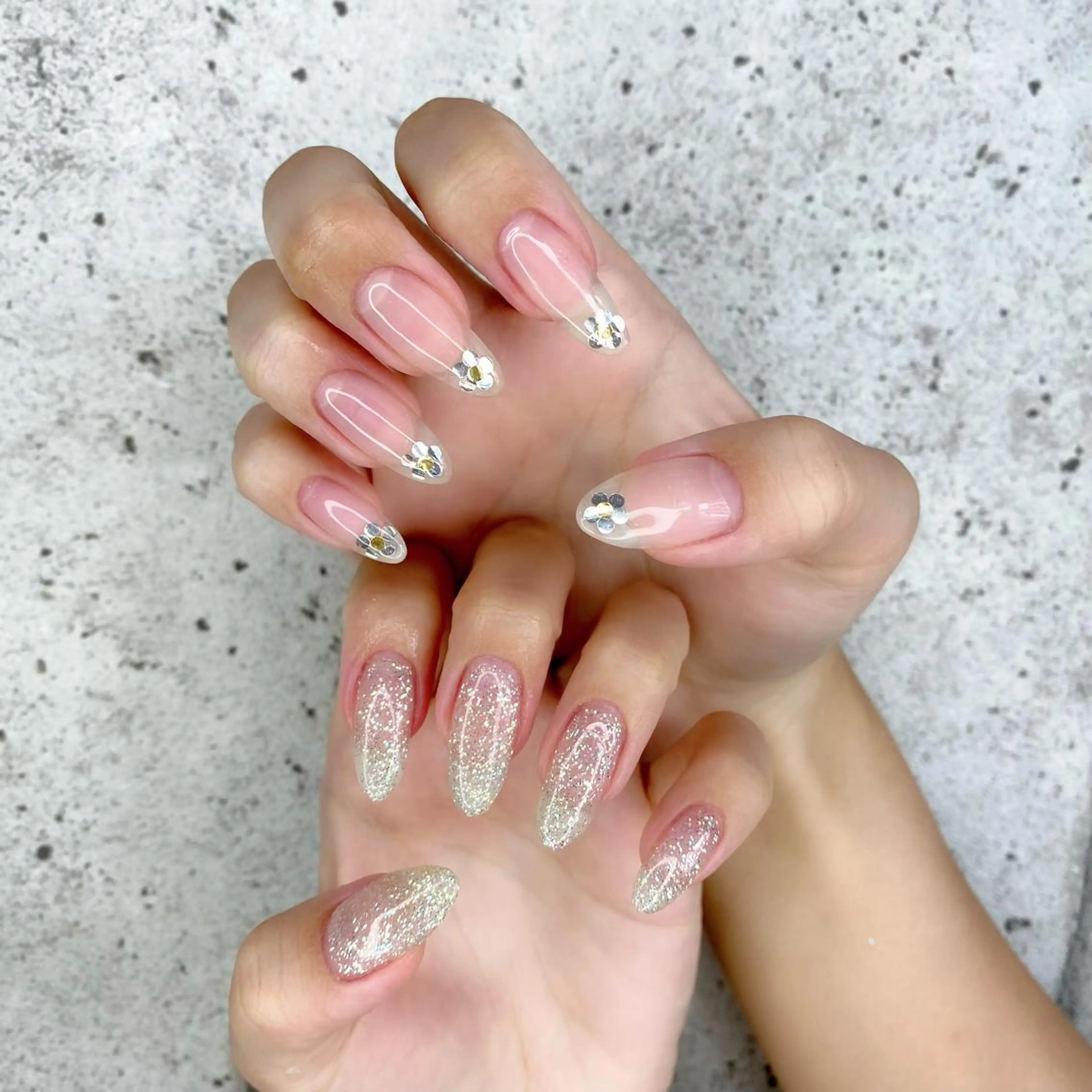 ロング カラー パーマ ヘアアレンジ メンズ キッズ ネイル マツエク・マツパ ロング クリアネイル フラワーネイル ロングネイル ハンドネイル Salon Ｋのネイルデザイン