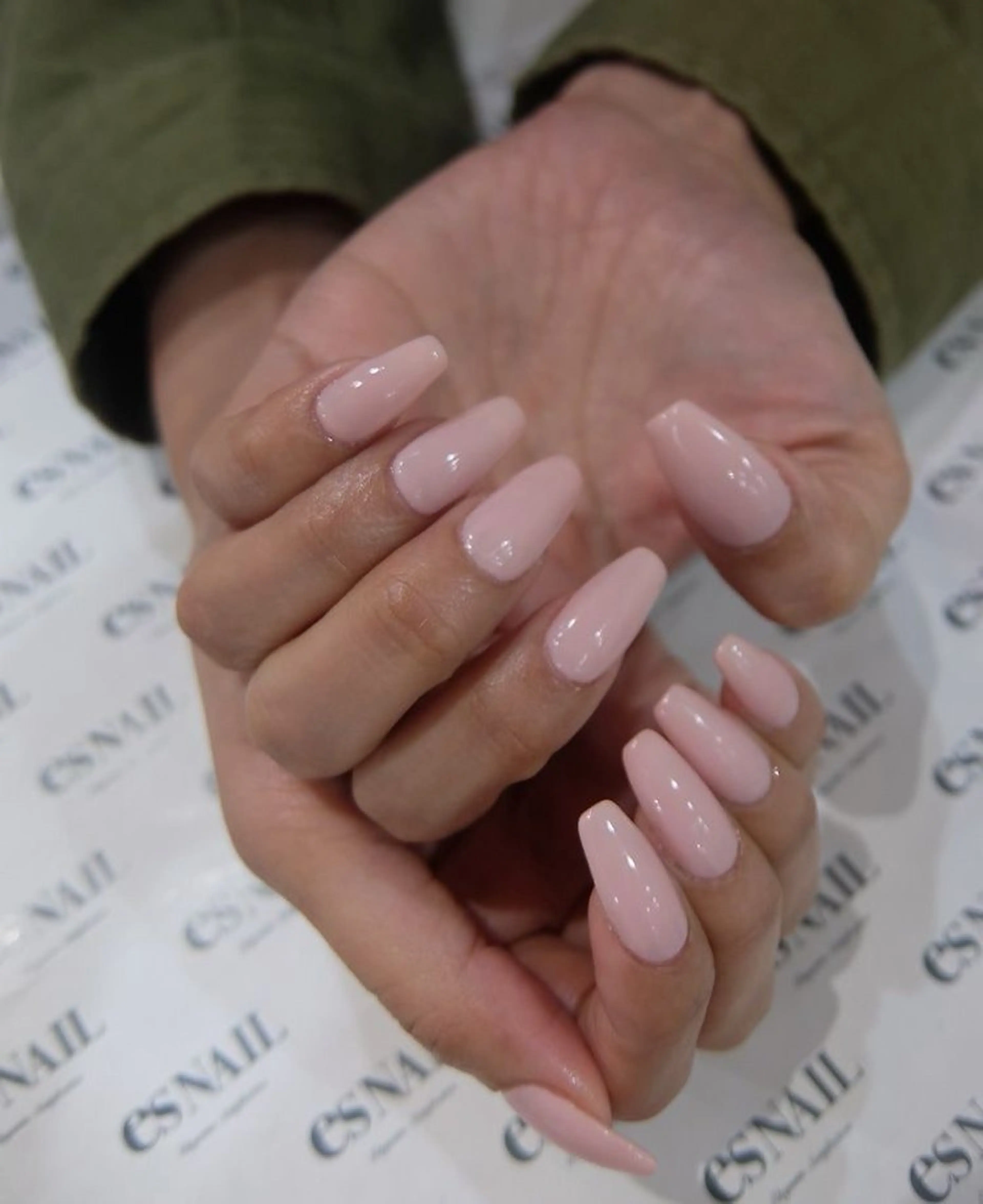 ネイル ハンドネイル airi🌺カラー /特殊ヘア⛓️🖤のヘアスタイル