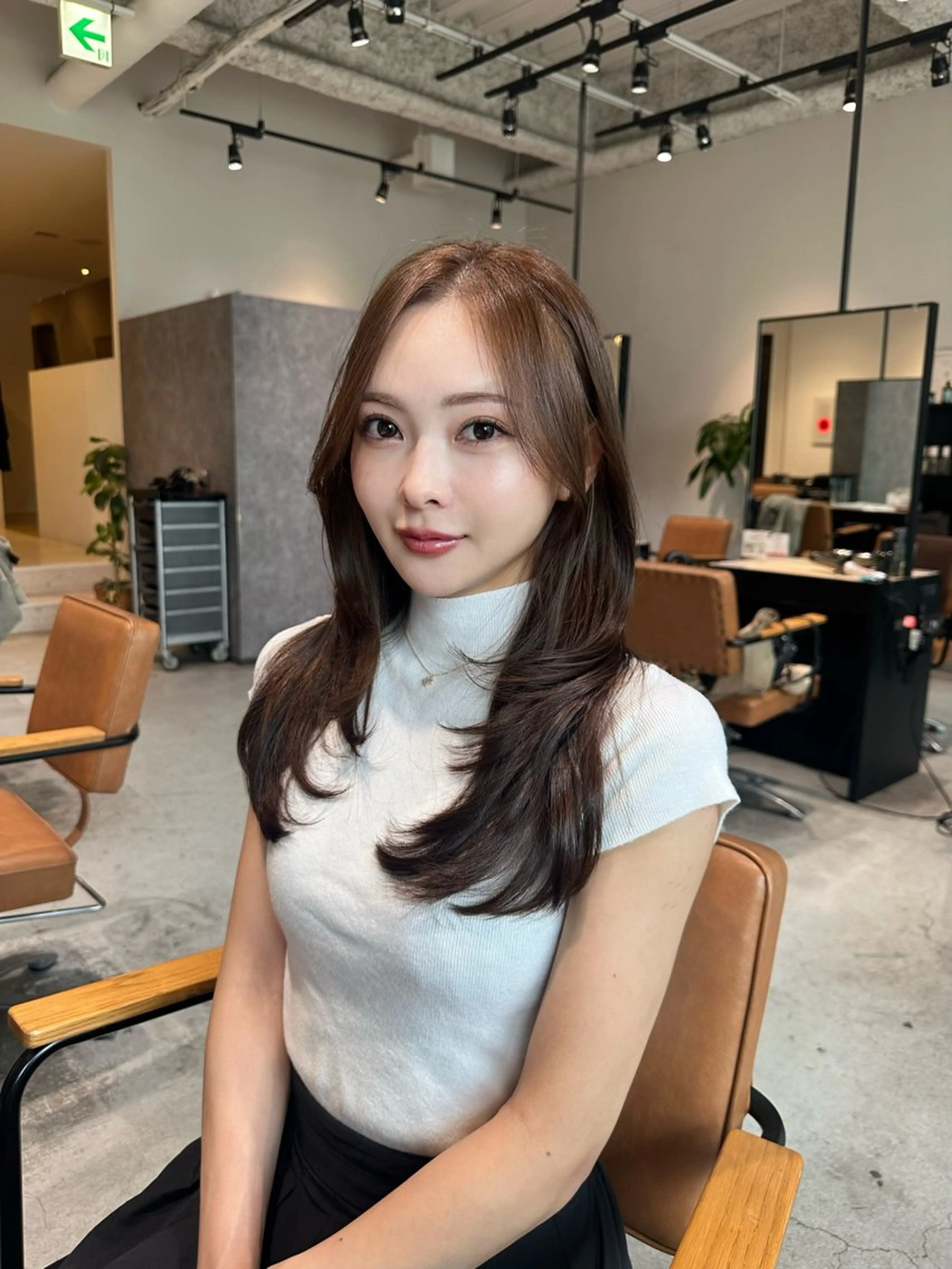 ロング カラー カット ヘアカラー 韓国レイヤーカット 透明感カラー冨田那樹のヘアスタイル