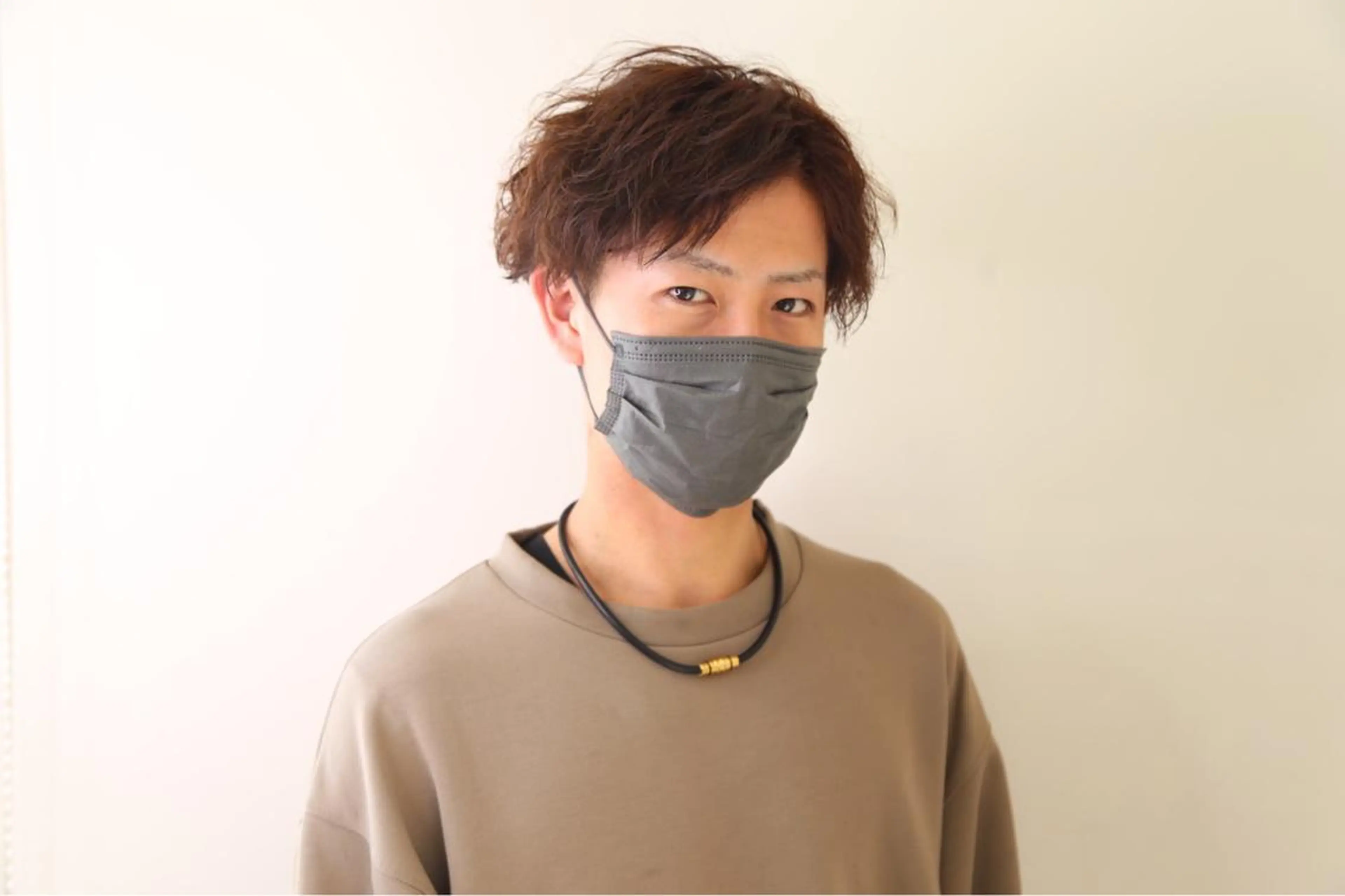 ショート パーマ メンズ センターパート パーマ 石倉 真のヘアスタイル