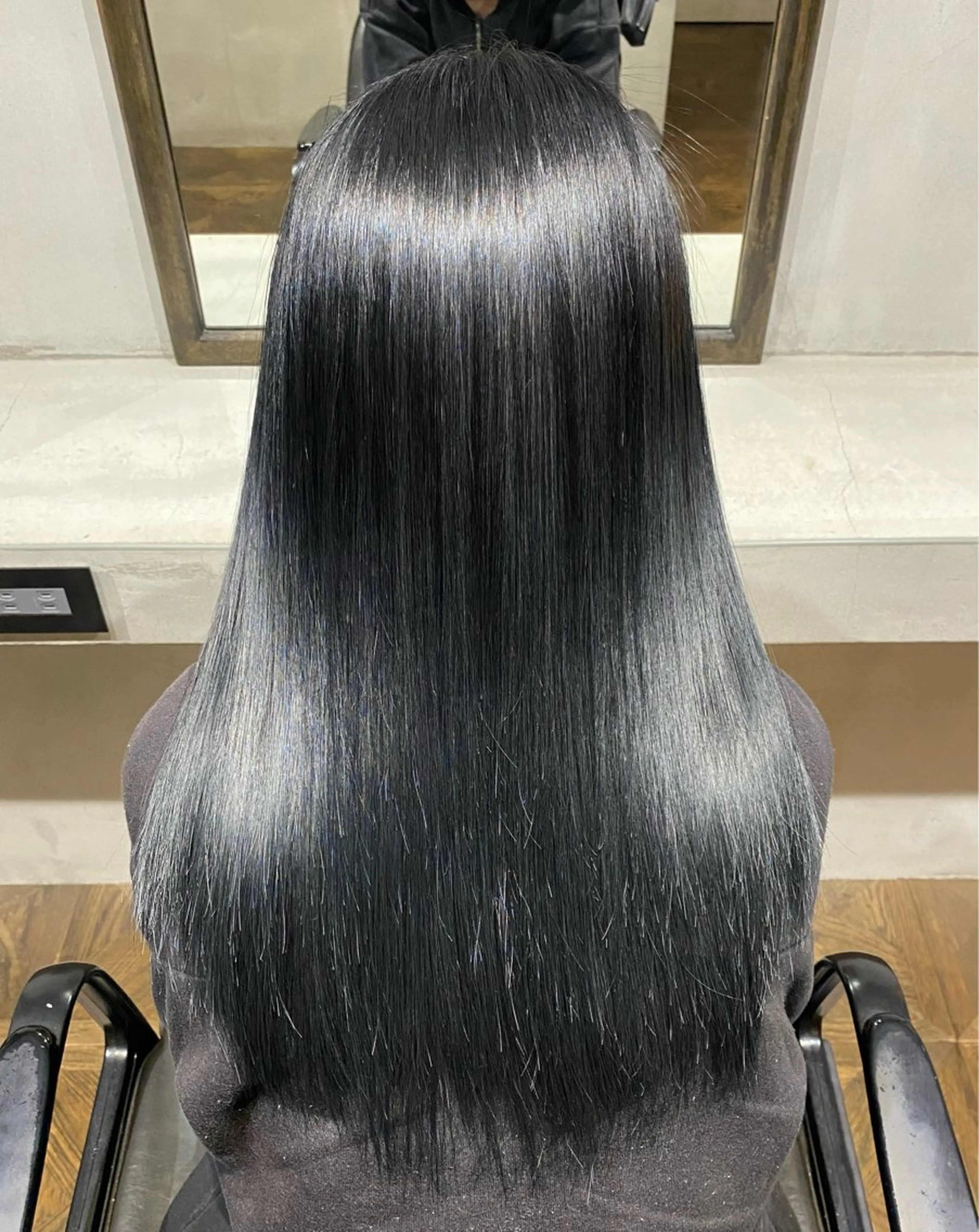 セミロング カラー 黒髪 ブリーチ ブルーカラー ブルーブラック ブリーチなしカラー ヘアカラー 【髪質改善】 むかいみきのヘアスタイル