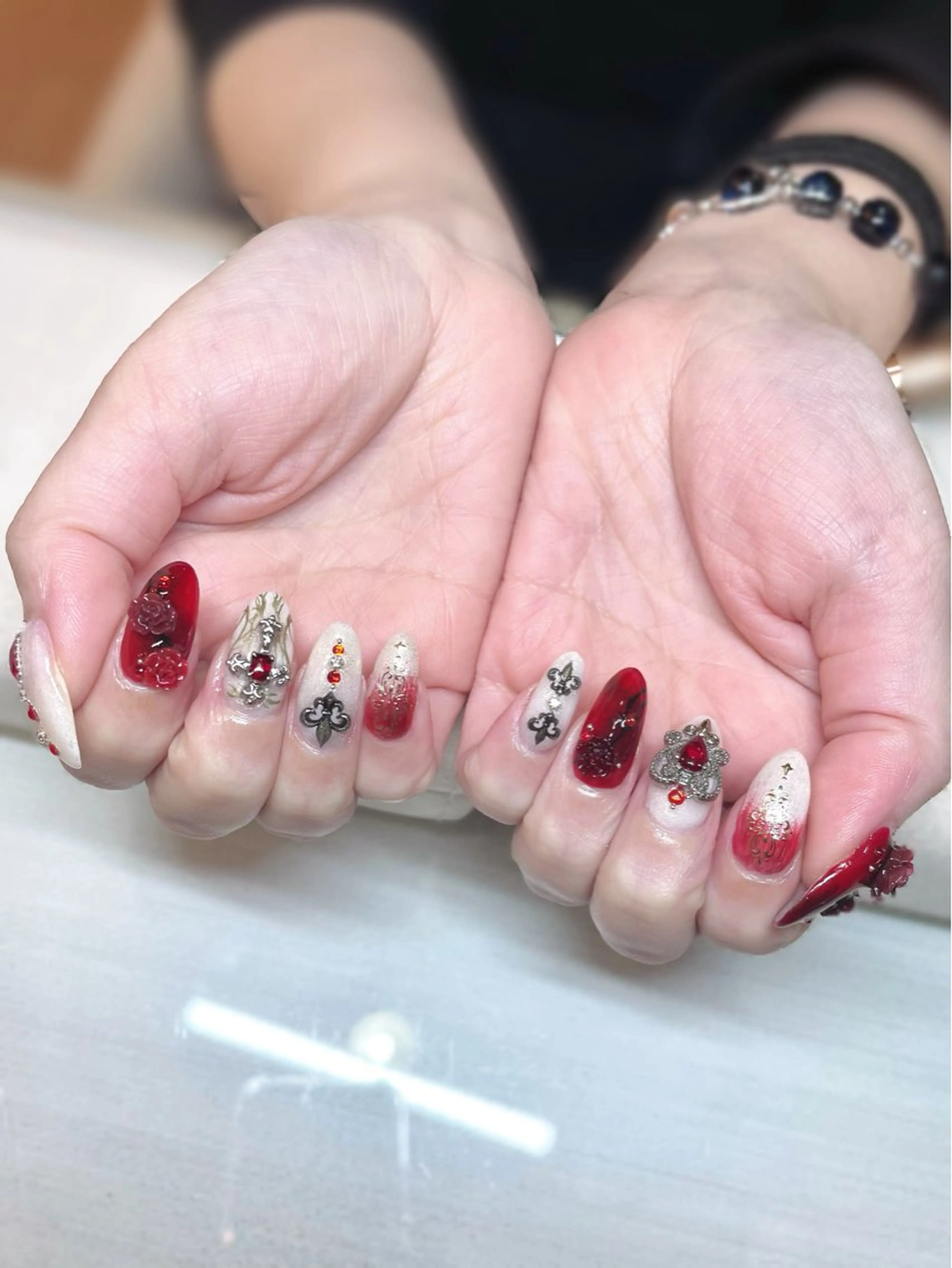 ネイル ハンドネイル Once upon a princessシェアサロンL'OM OSAKA所属・Once upon a princessのネイルデザイン