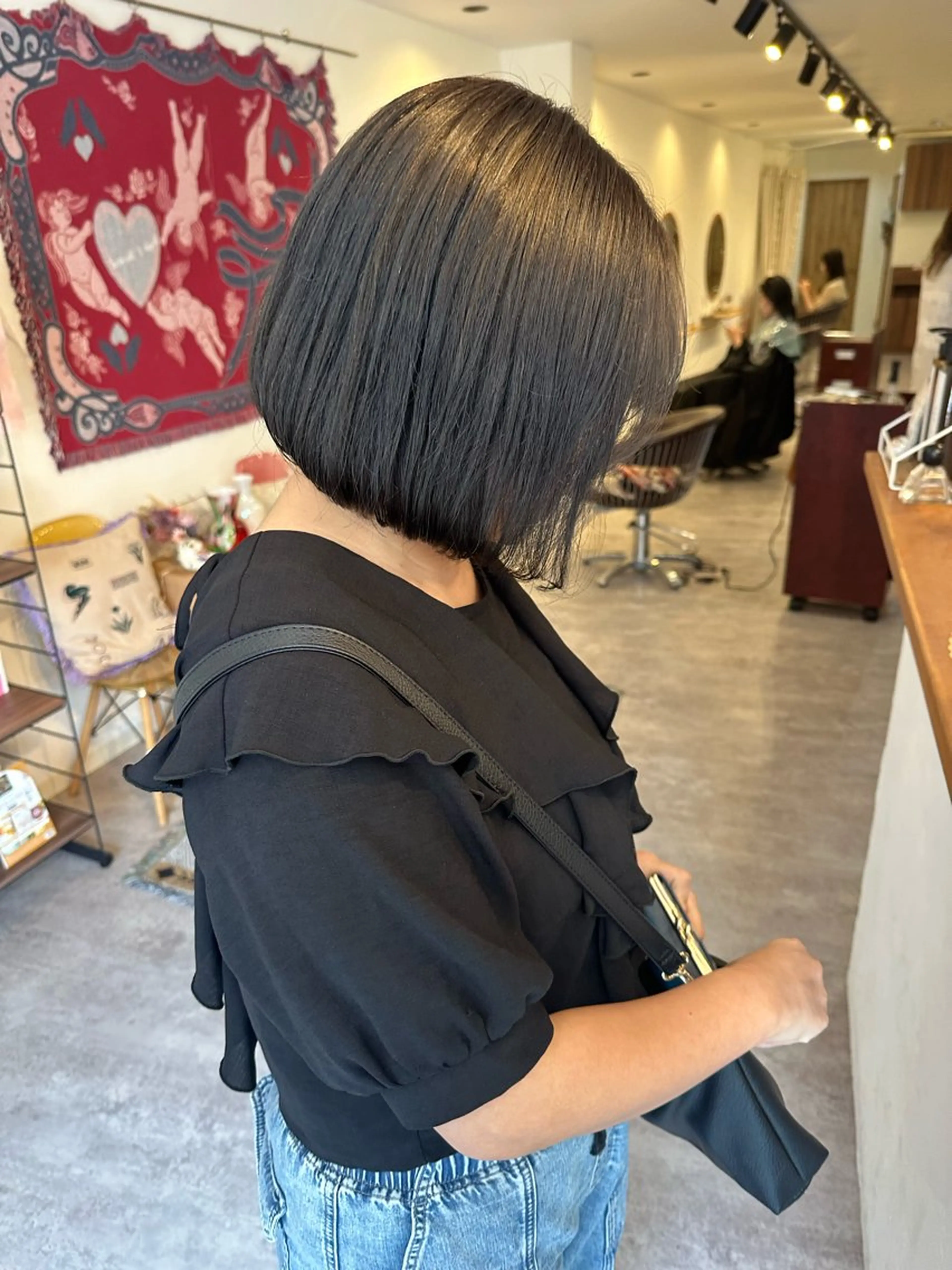 ミディアム カラー ブリーチ グレージュ 梅田 薫のヘアスタイル