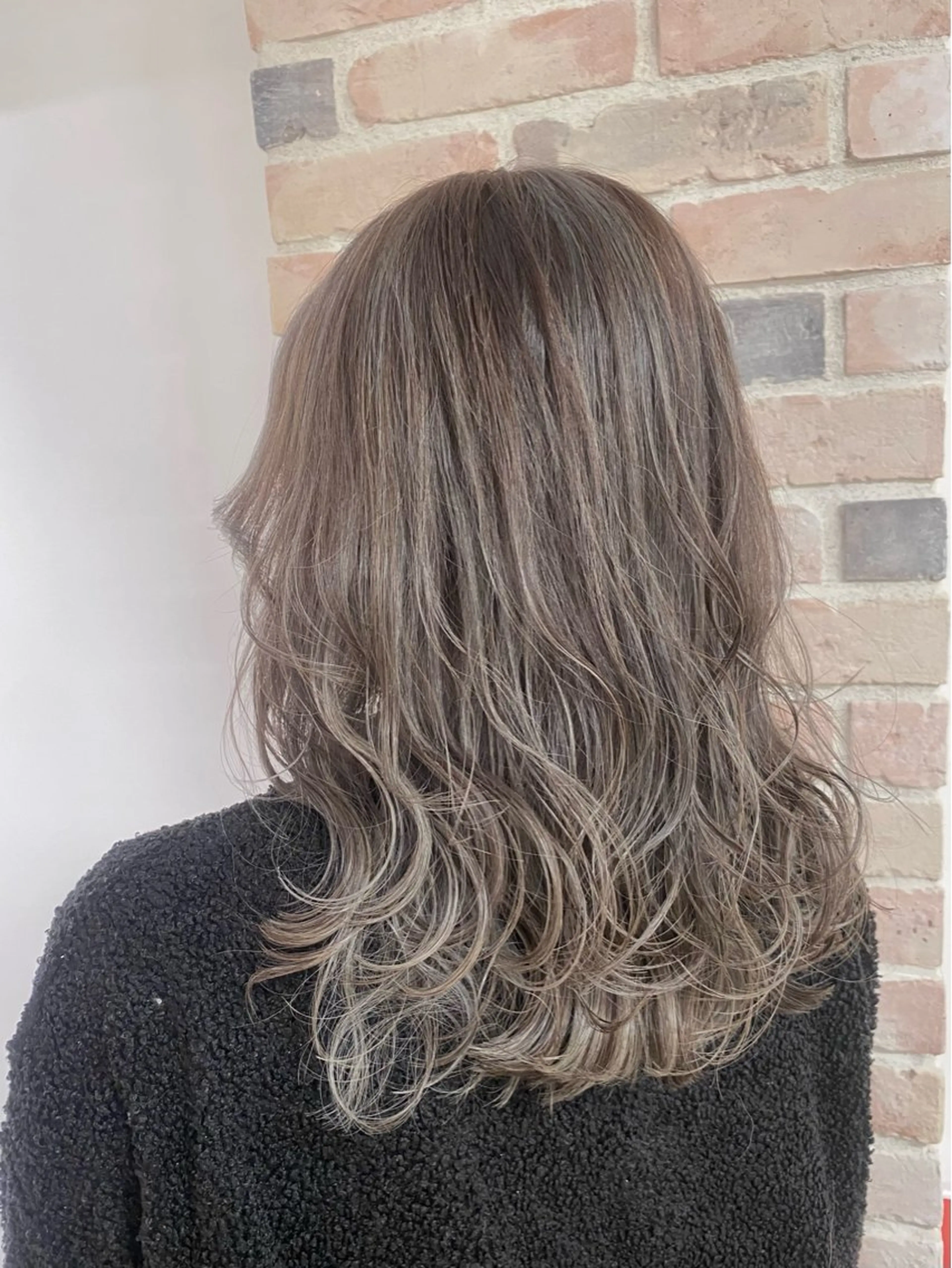 ロング カラー 古川 琴美のヘアスタイル