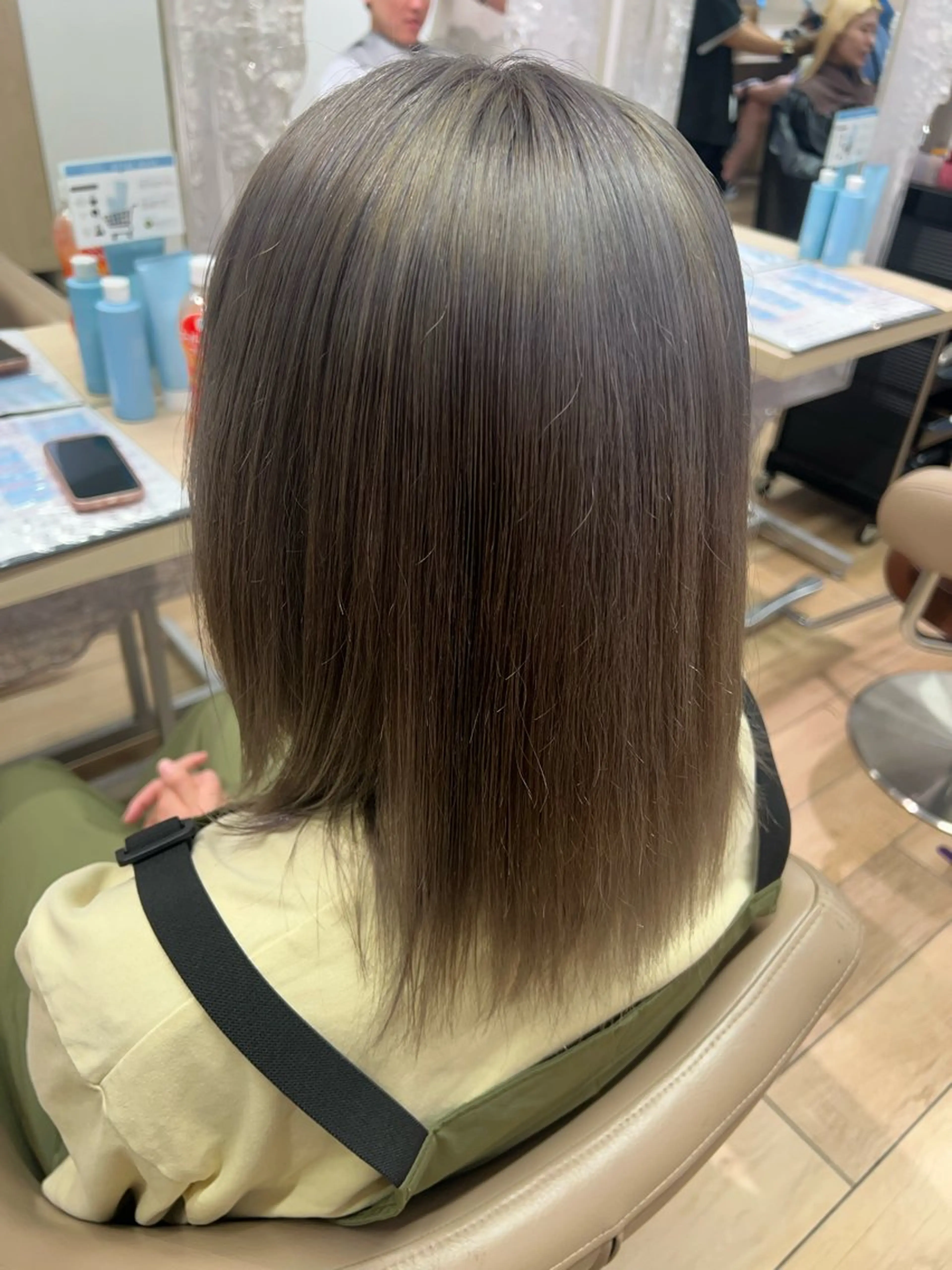 ミディアム カラー 高橋 香奈のヘアスタイル