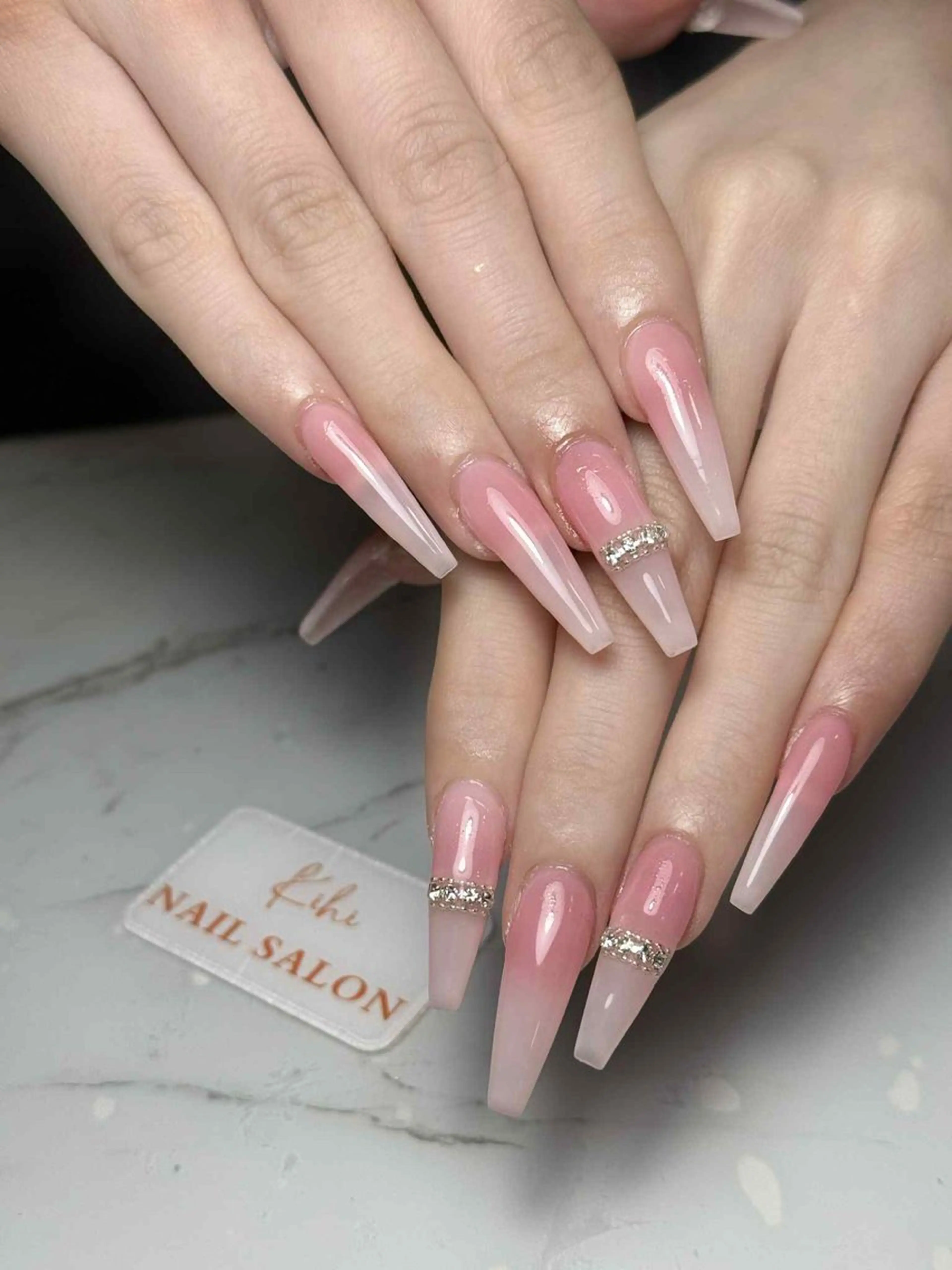 ネイル アートネイル フレンチネイル ジェルネイル グラデーション 韓国ネイル ハンドネイル 💕鈴木ユリ パラジェル/オフ無料のネイルデザイン