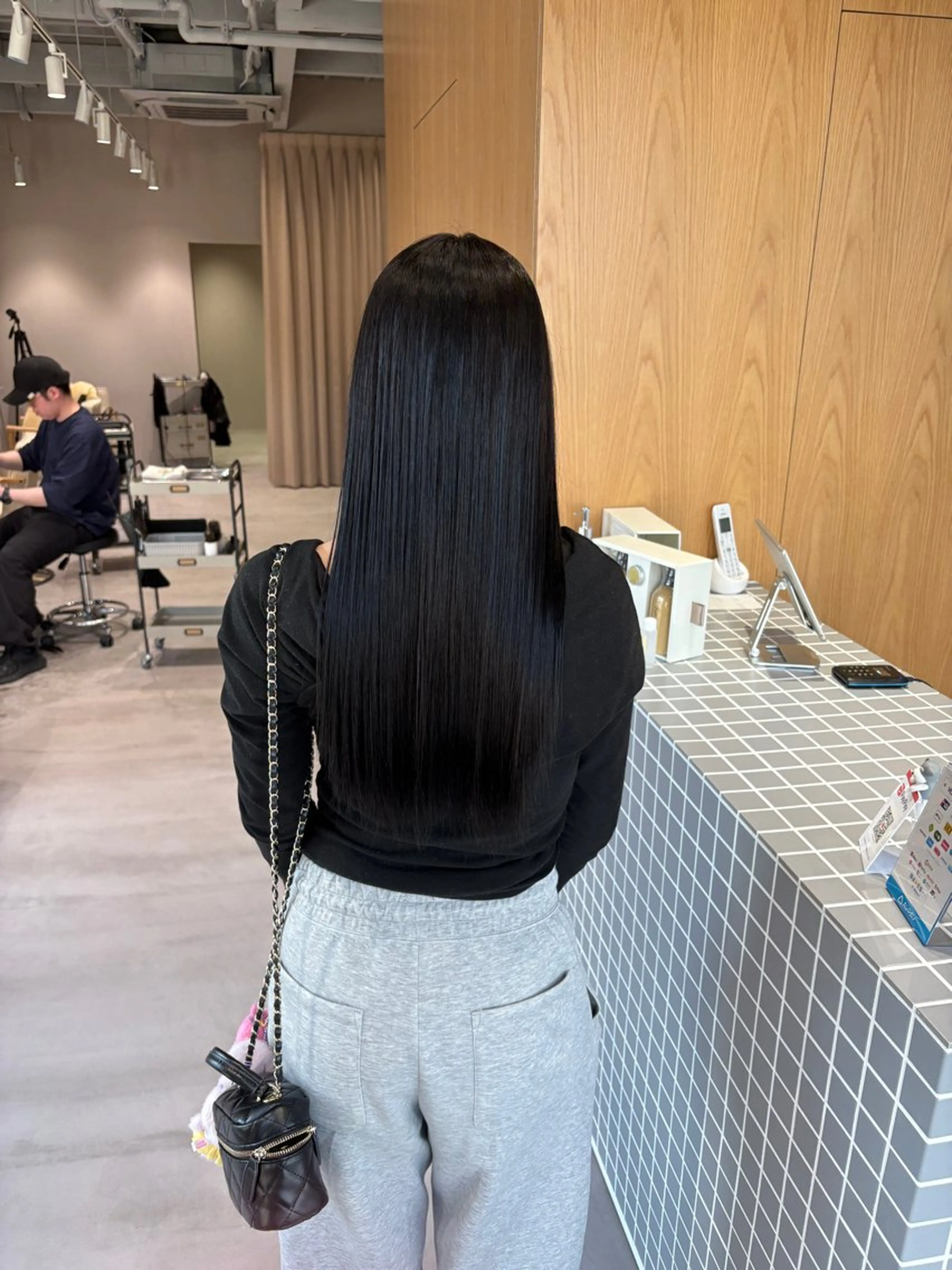 ロング ヘアカラー 井山 葵のヘアスタイル