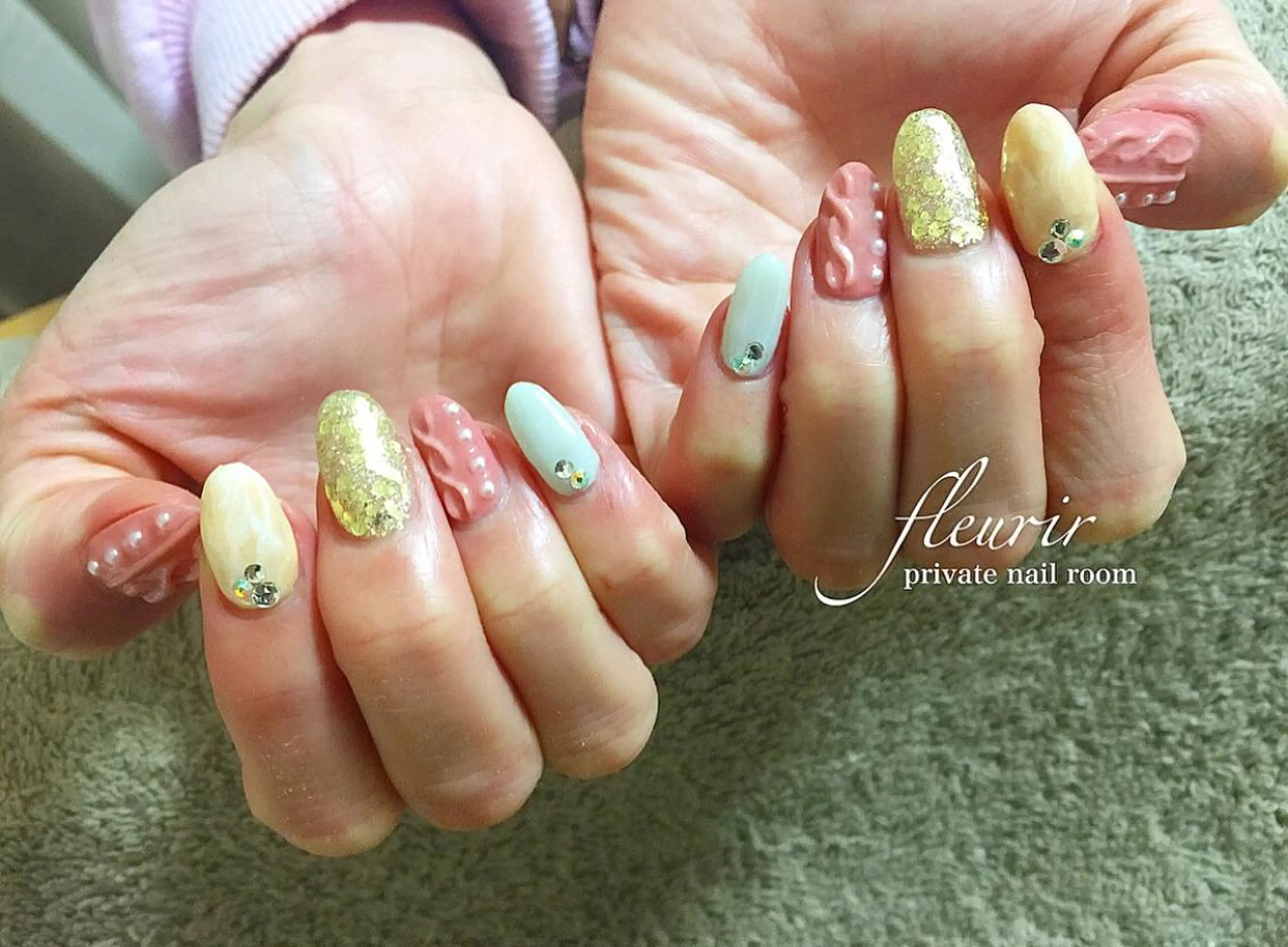 ネイル ゴールド ホログラムネイル 大理石ネイル(マーブル) ピンク フルリール 【プライベートサロンのネイルデザイン