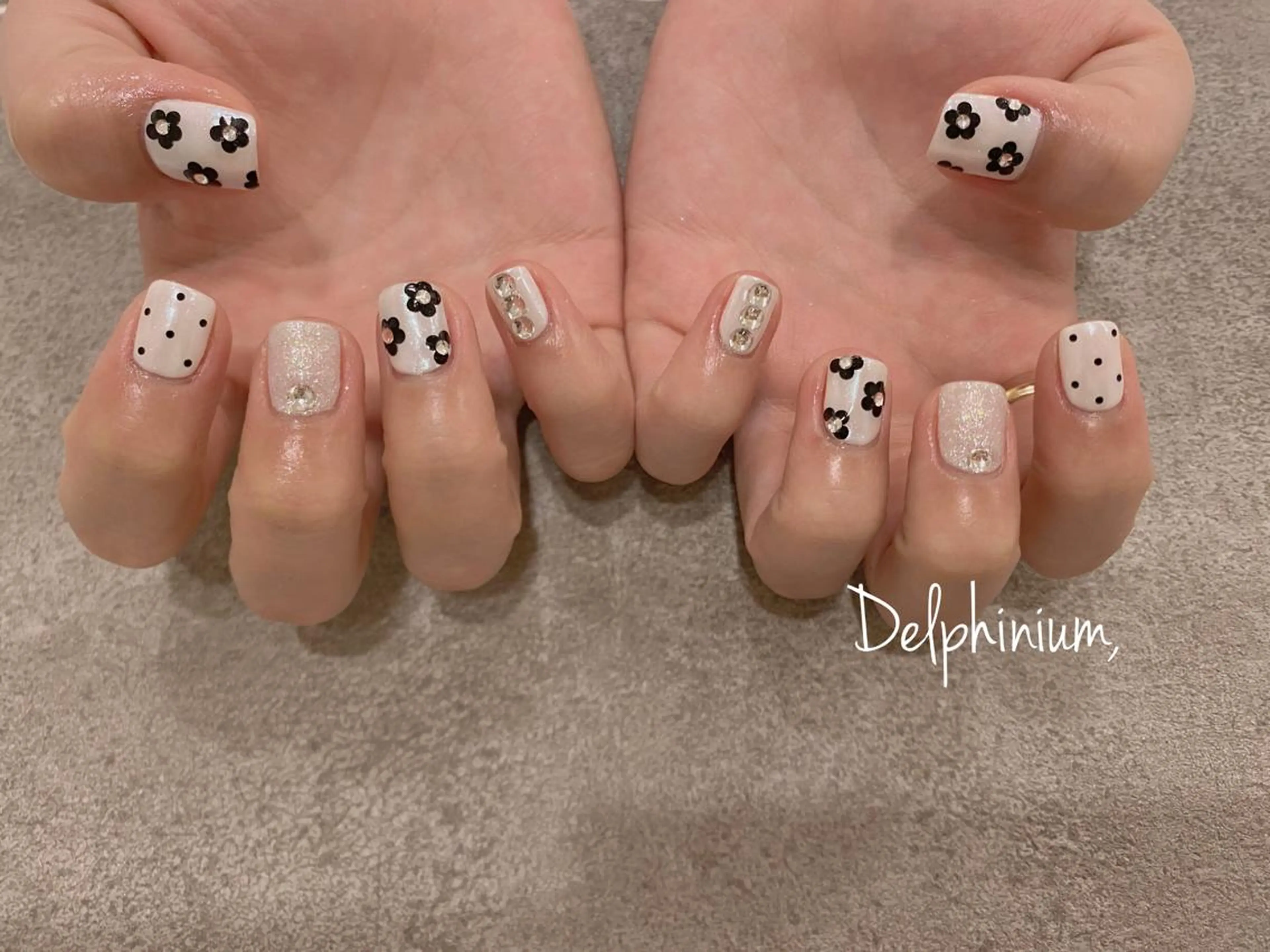 ネイル ハンドネイル 岡本 友恵のネイルデザイン