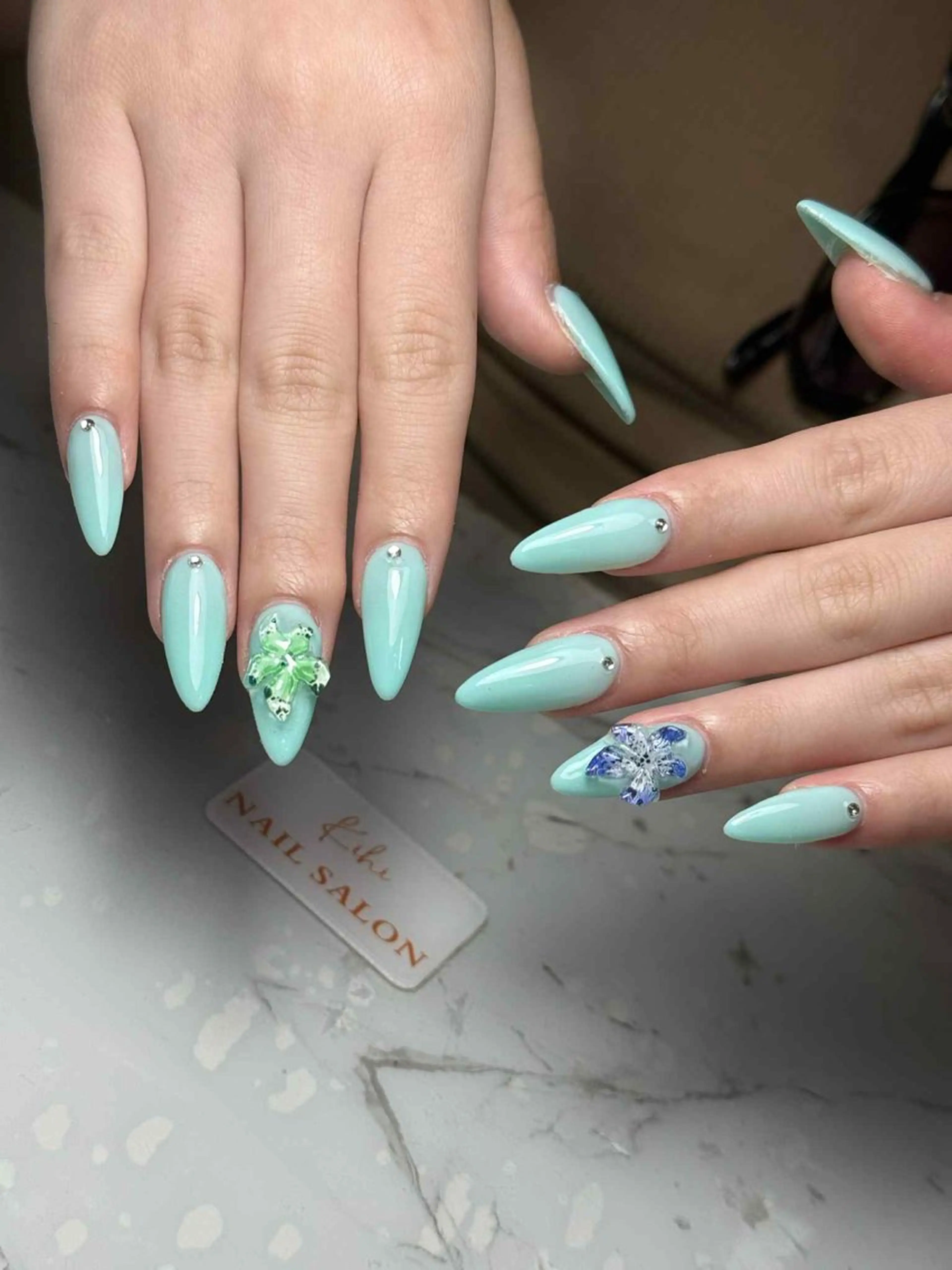 ネイル アートネイル フレンチネイル ジェルネイル グラデーション 韓国ネイル ハンドネイル 💕鈴木ユリ パラジェル/オフ無料のネイルデザイン