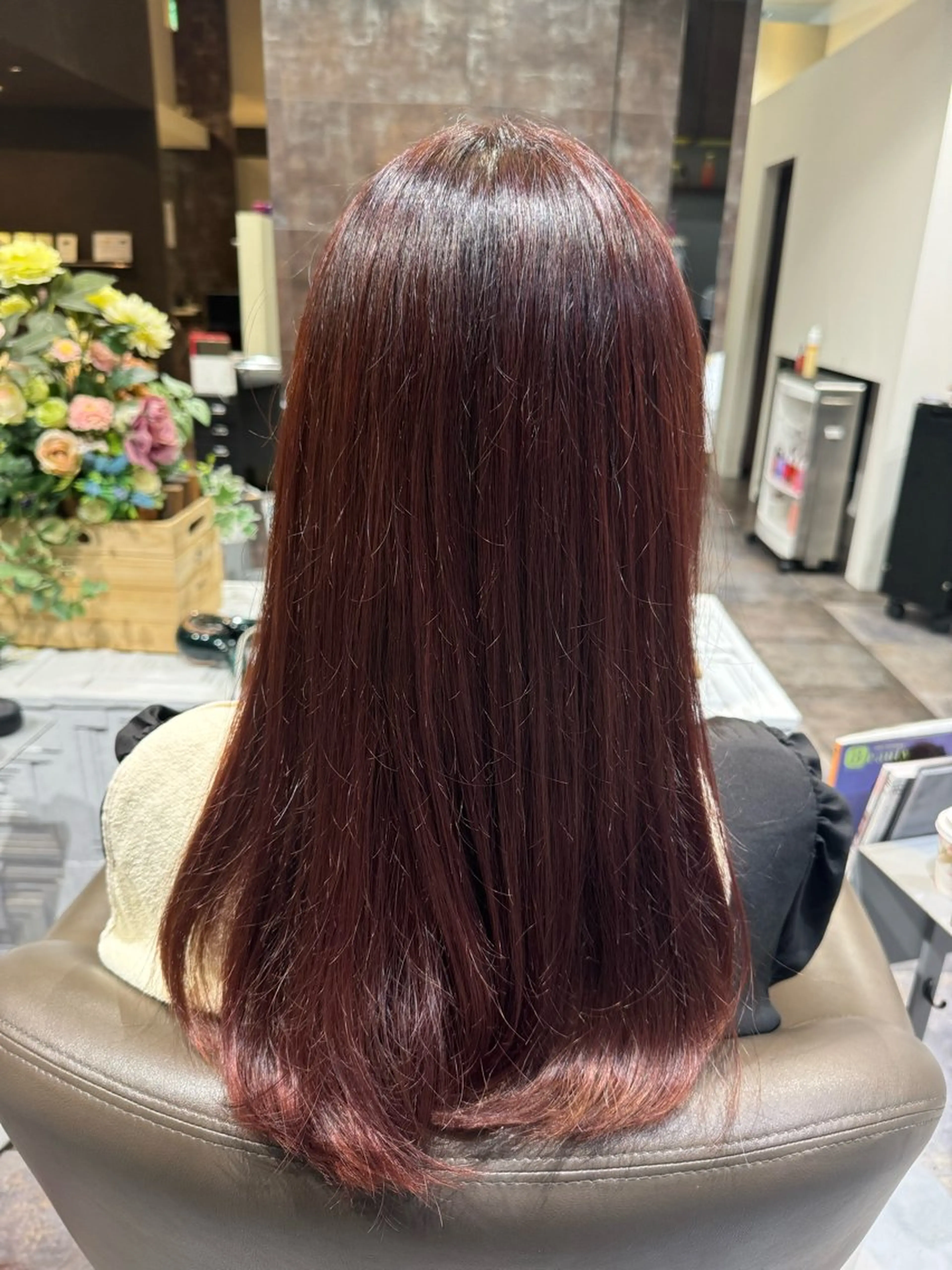 ロング 岡村 真琴のヘアスタイル