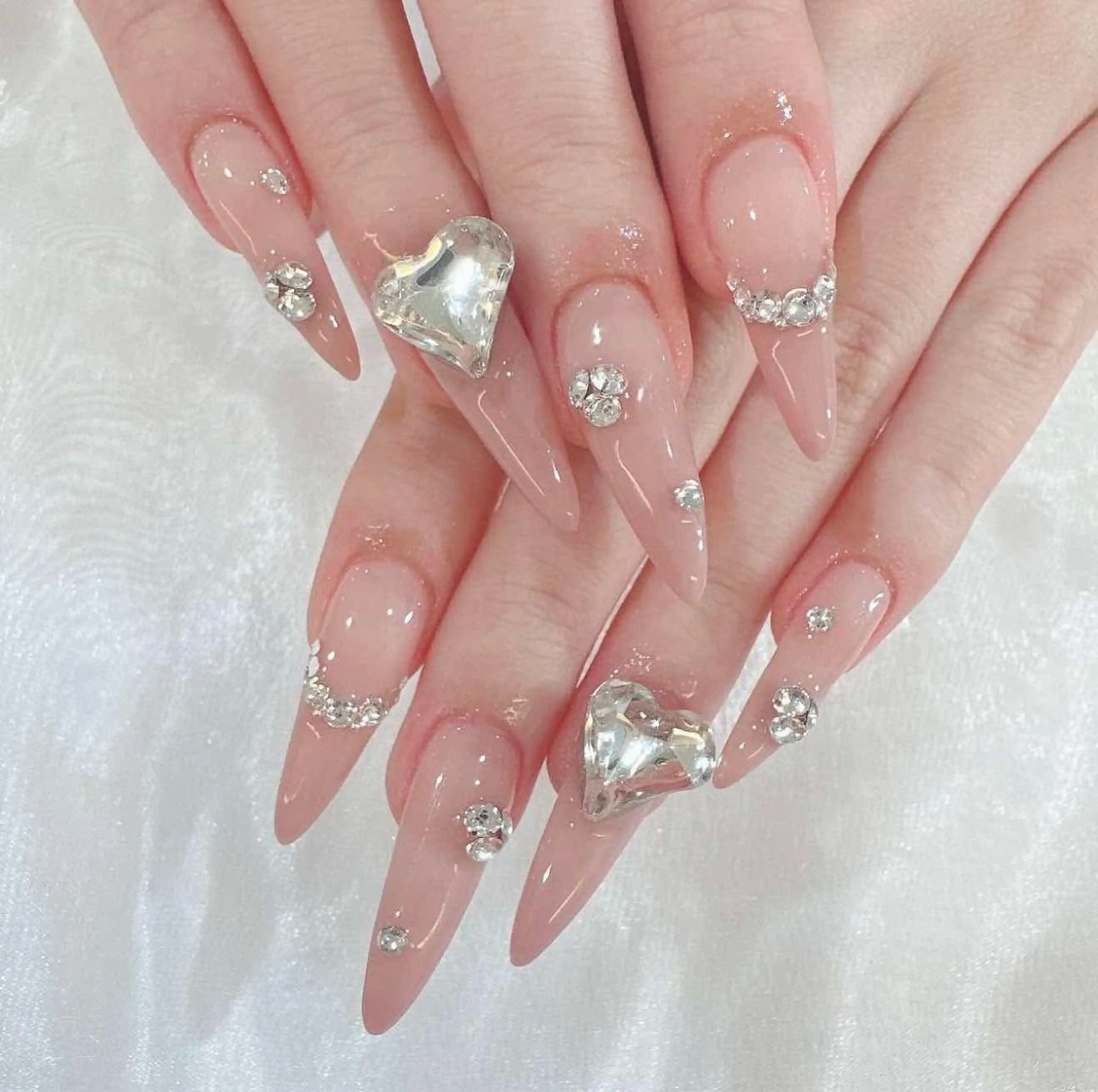 ネイル オーロラネイル クリアネイル フラッシュネイル ジェルネイル グラデーション ハンドネイル Amee Nail Salonのネイルデザイン